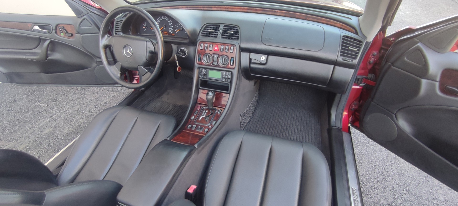 MERCEDES-BENZ CLK 320 Elégance Automatic-image-18