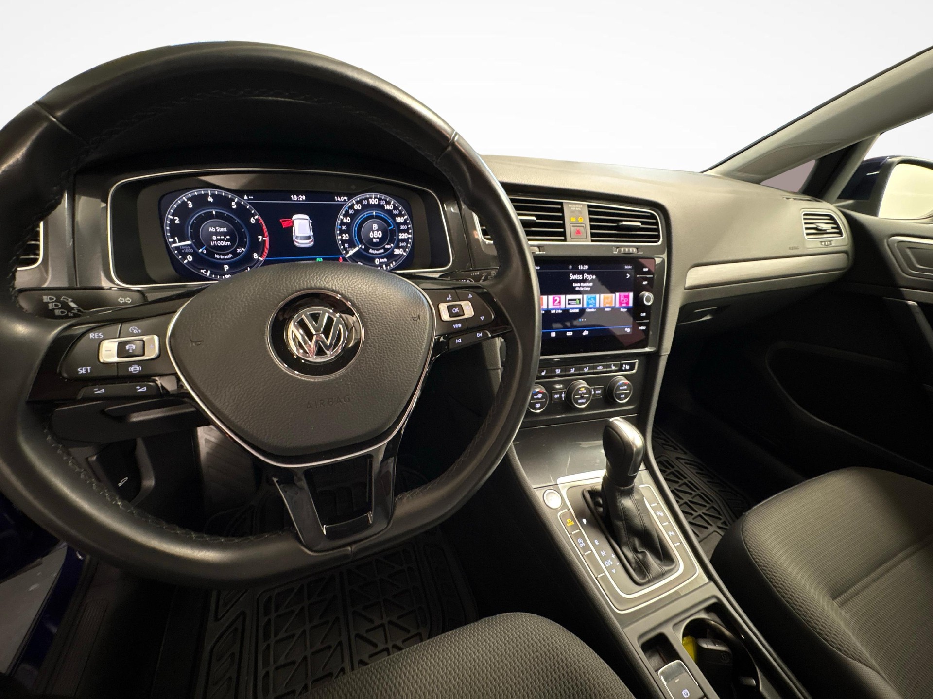 VW Golf VII 1.5 TSI 150 Edition 45 DSG-image-12