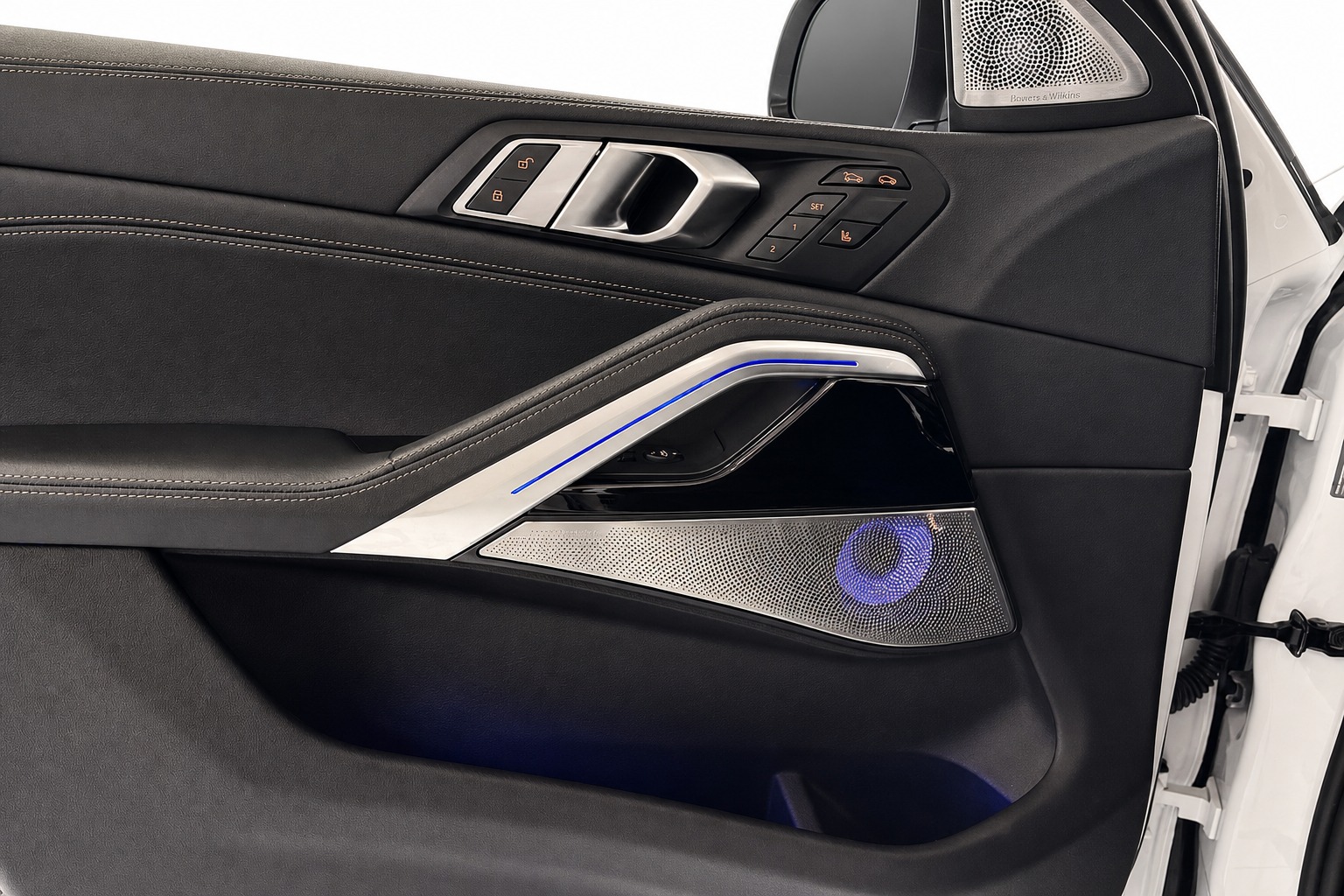 BMW X6 M60i M Sport Pro xDrive 48V Steptronic-image-13
