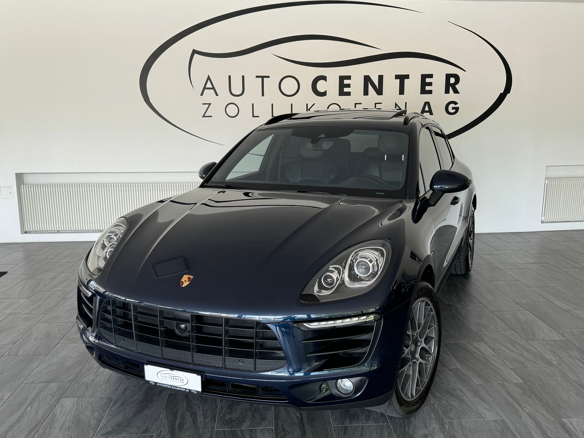 PORSCHE Macan S Diesel PDK-showroom-element-1