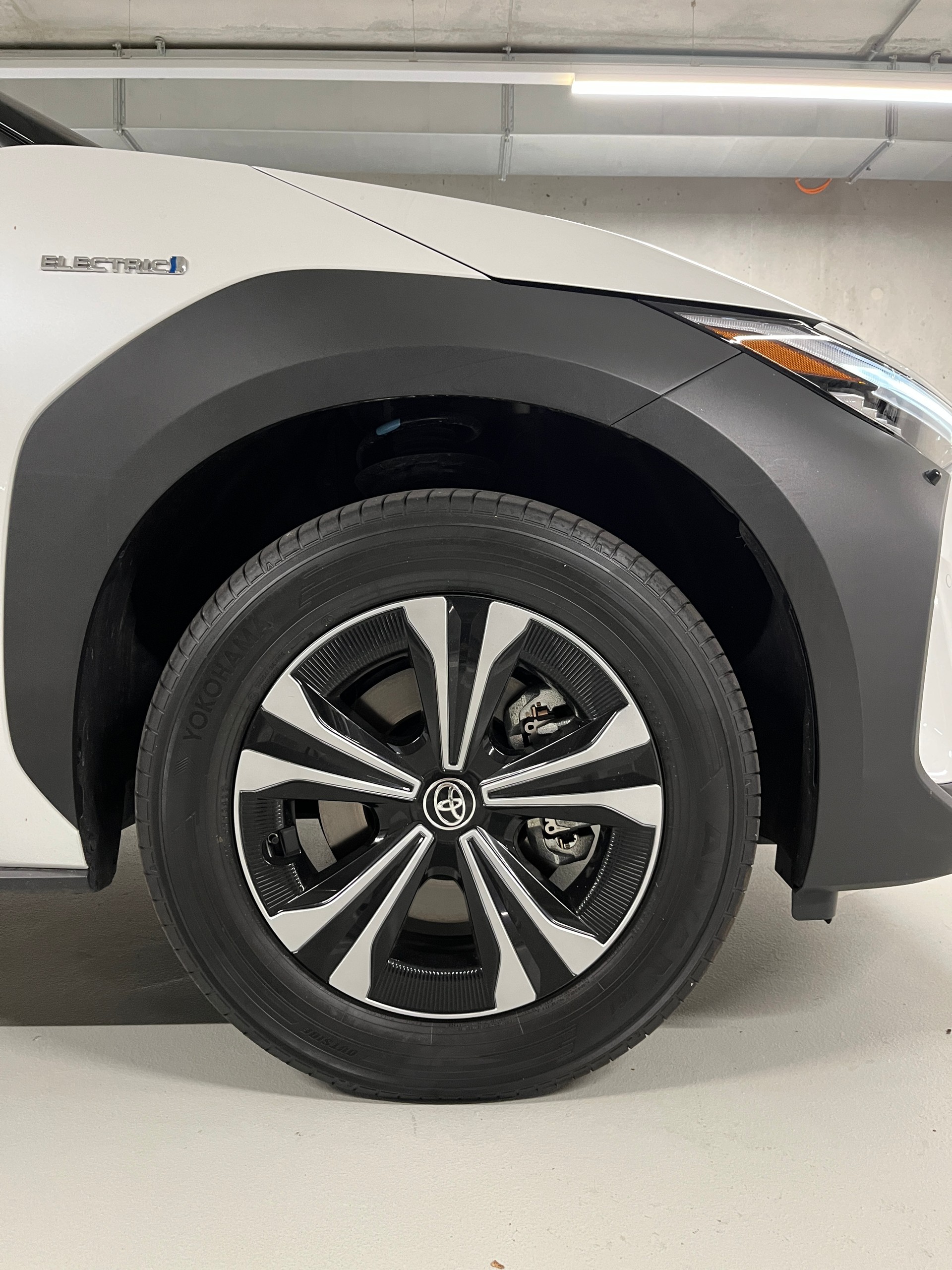 TOYOTA bZ4X Style 71,4 kWh 4WD-image-26