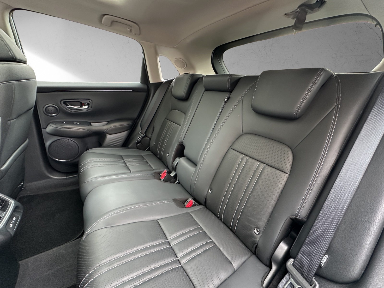 HONDA ZR-V 2.0i MMD Hybrid Advance Automatic-image-11
