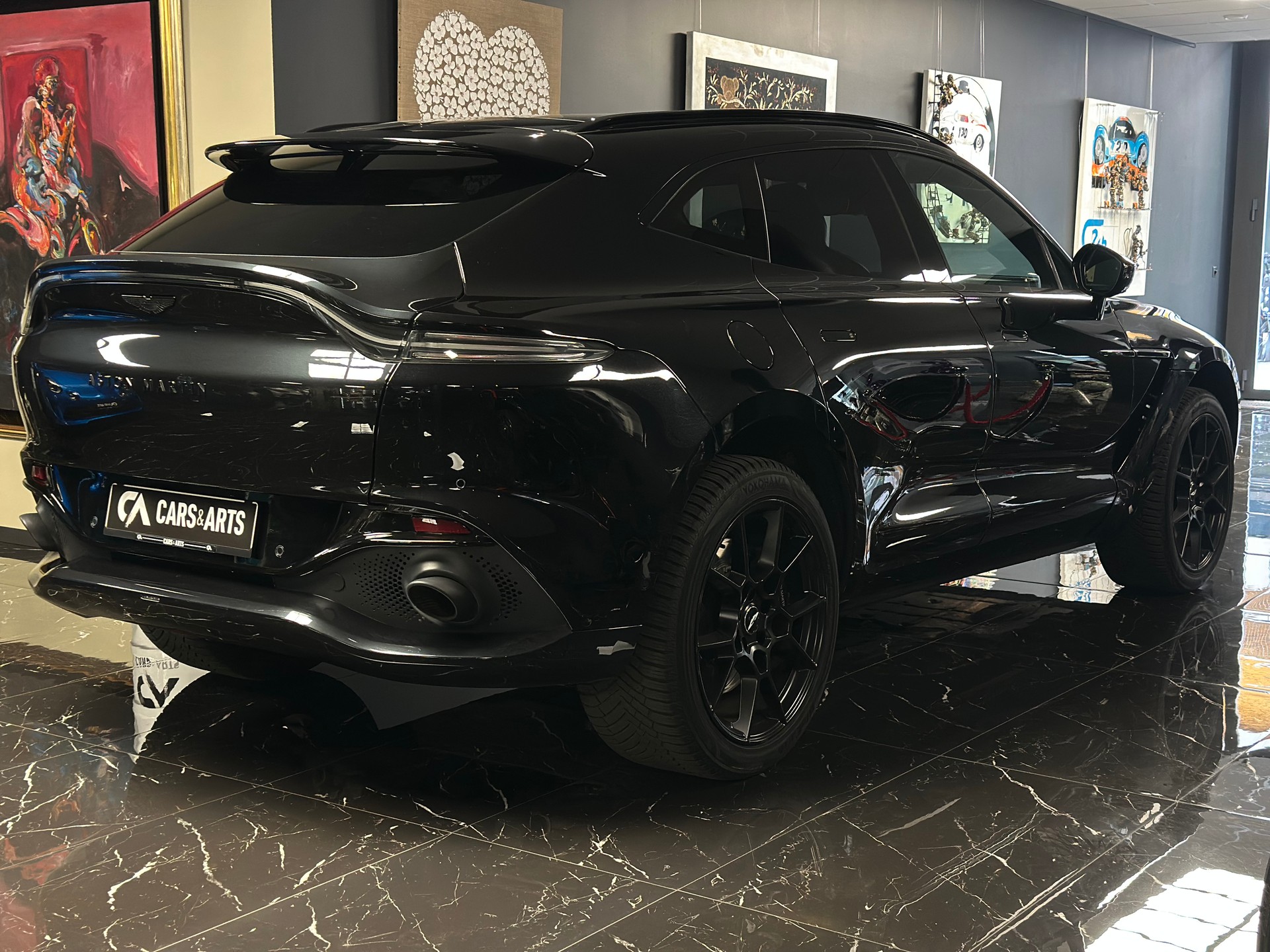 ASTON MARTIN DBX 4.0 V8-showroom-element-3
