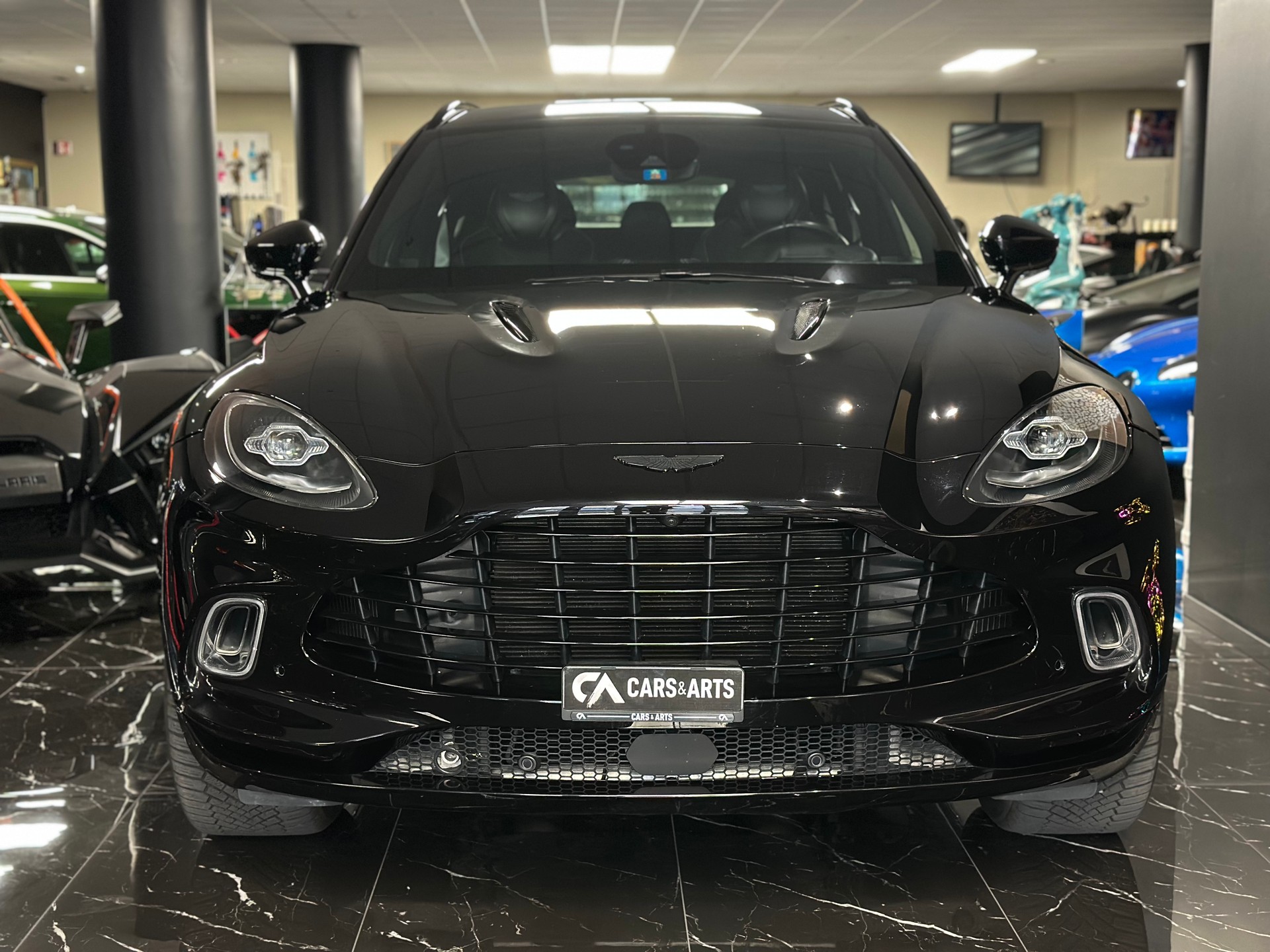 ASTON MARTIN DBX 4.0 V8