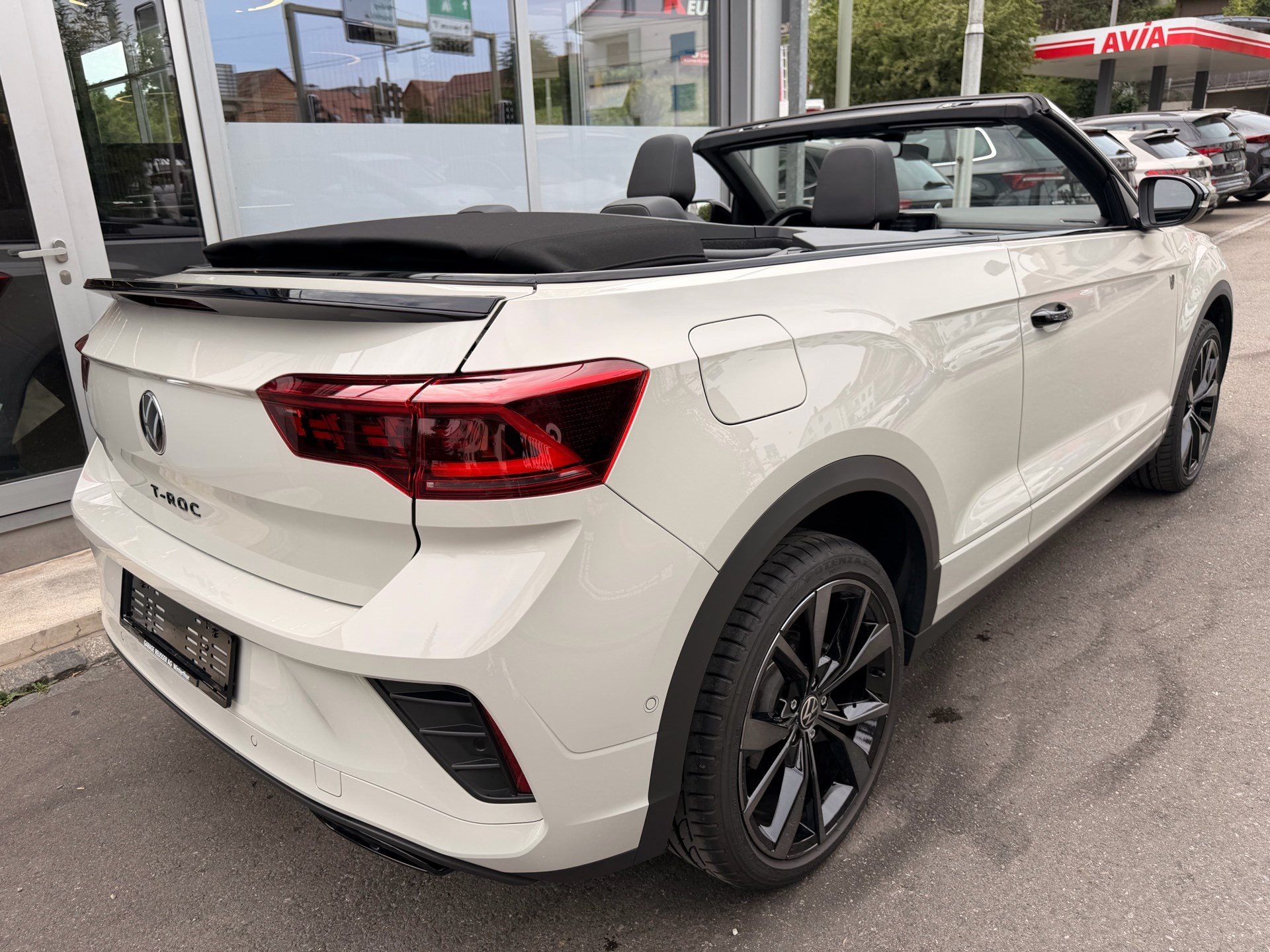 VW T-Roc CABRIOLET 1.5 TSI 150PS R-LINE *** KARMANN EDITION & 5 JAHRE VW WERKSGARANTIE ***-showroom-element-3