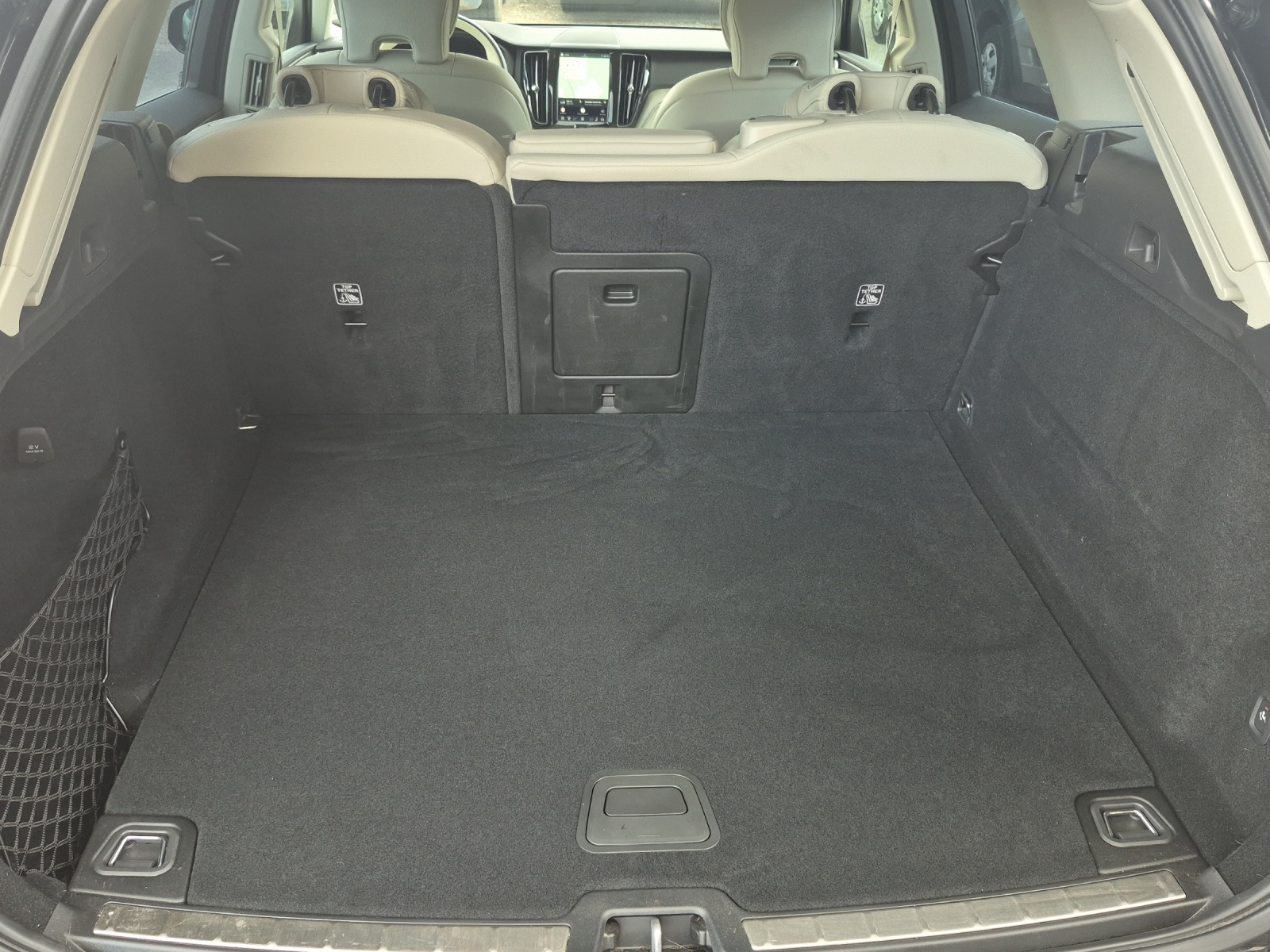 VOLVO XC60 2.0 B4 MH Plus Bright AWD-image-9