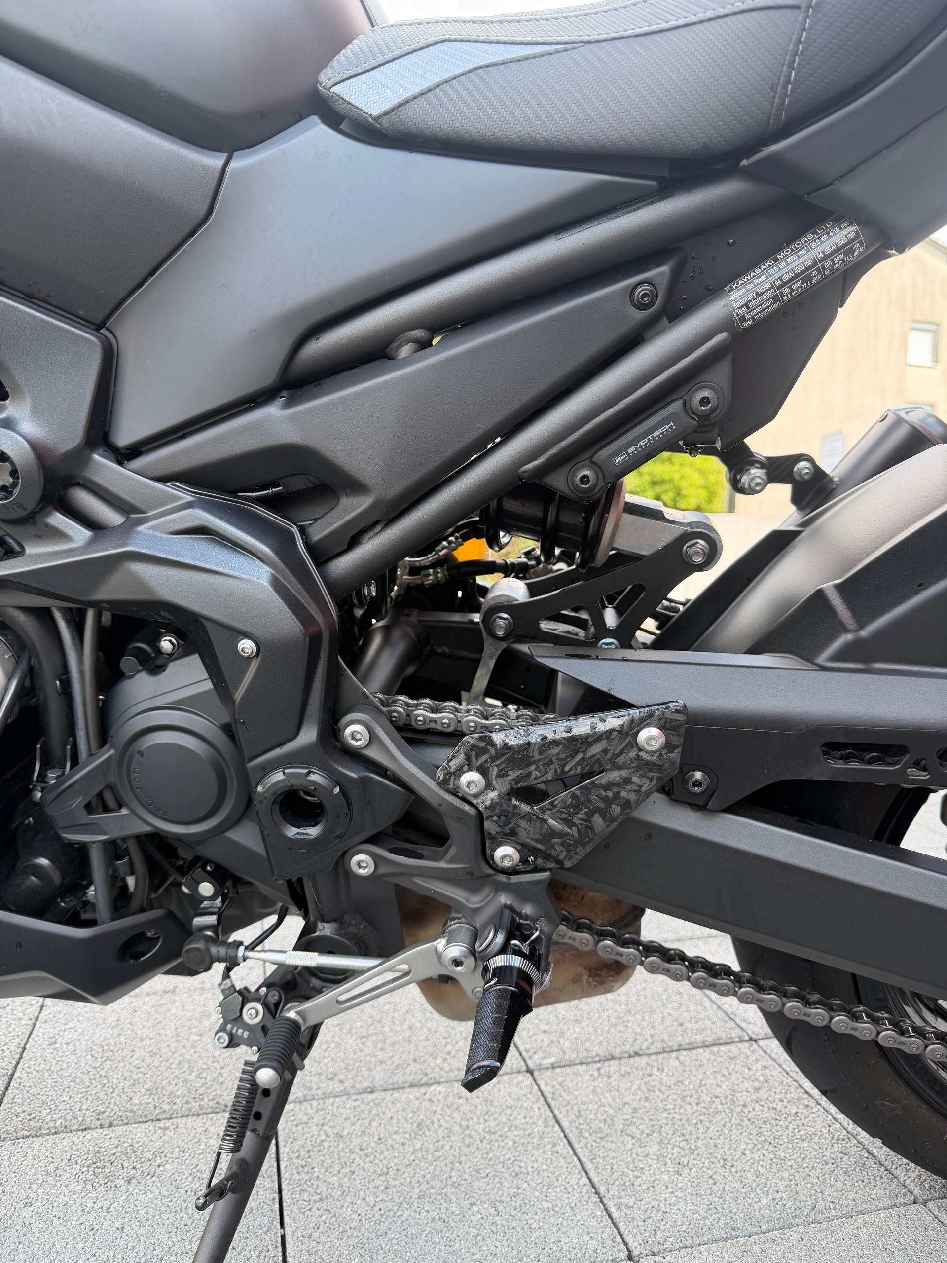 KAWASAKI Z 900 (70kW) Black Edition 2023 | Frisch ab Service | Top Zubehör-image-7