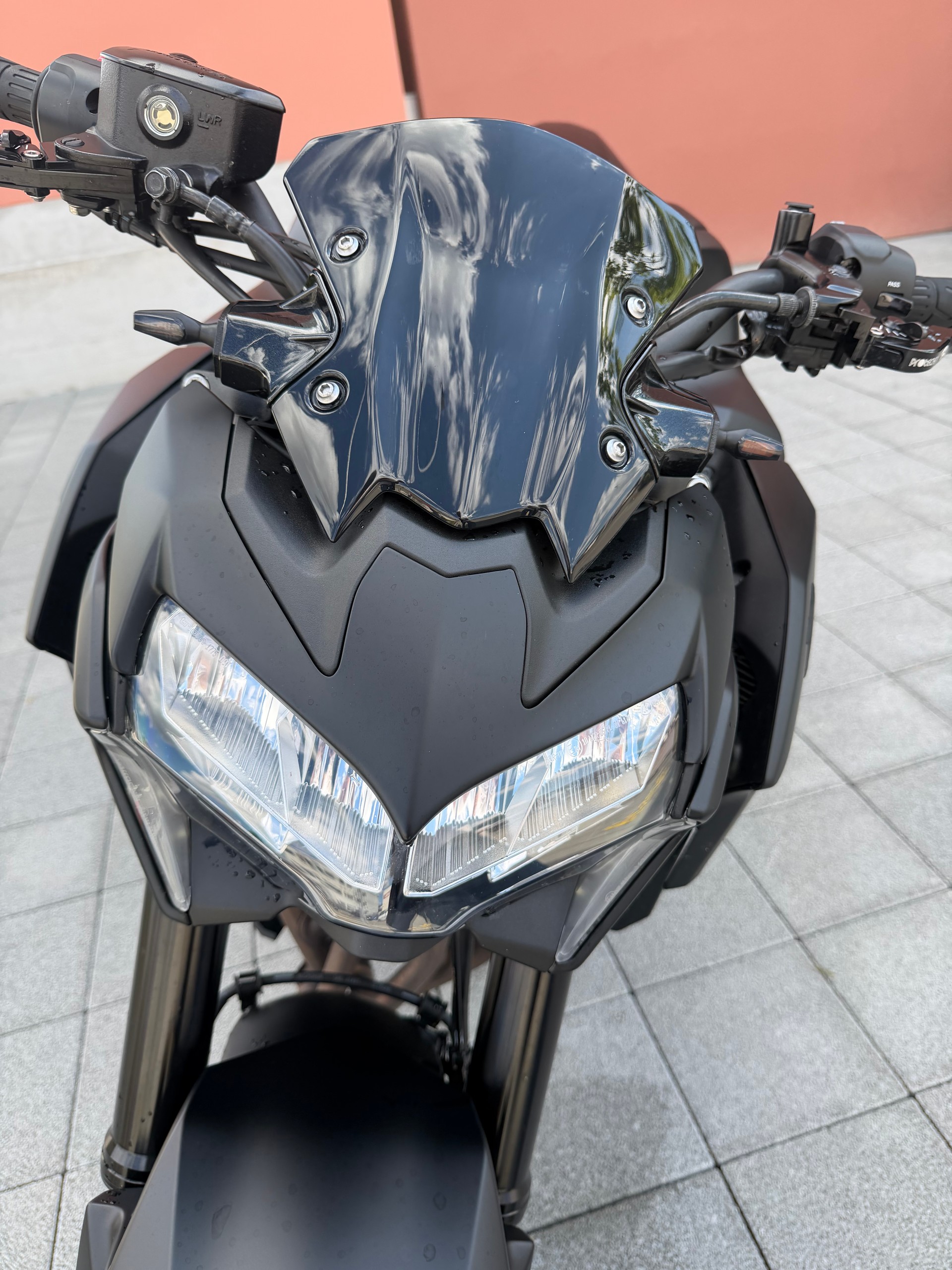 KAWASAKI Z 900 (70kW) Black Edition 2023 | Frisch ab Service | Top Zubehör-image-4