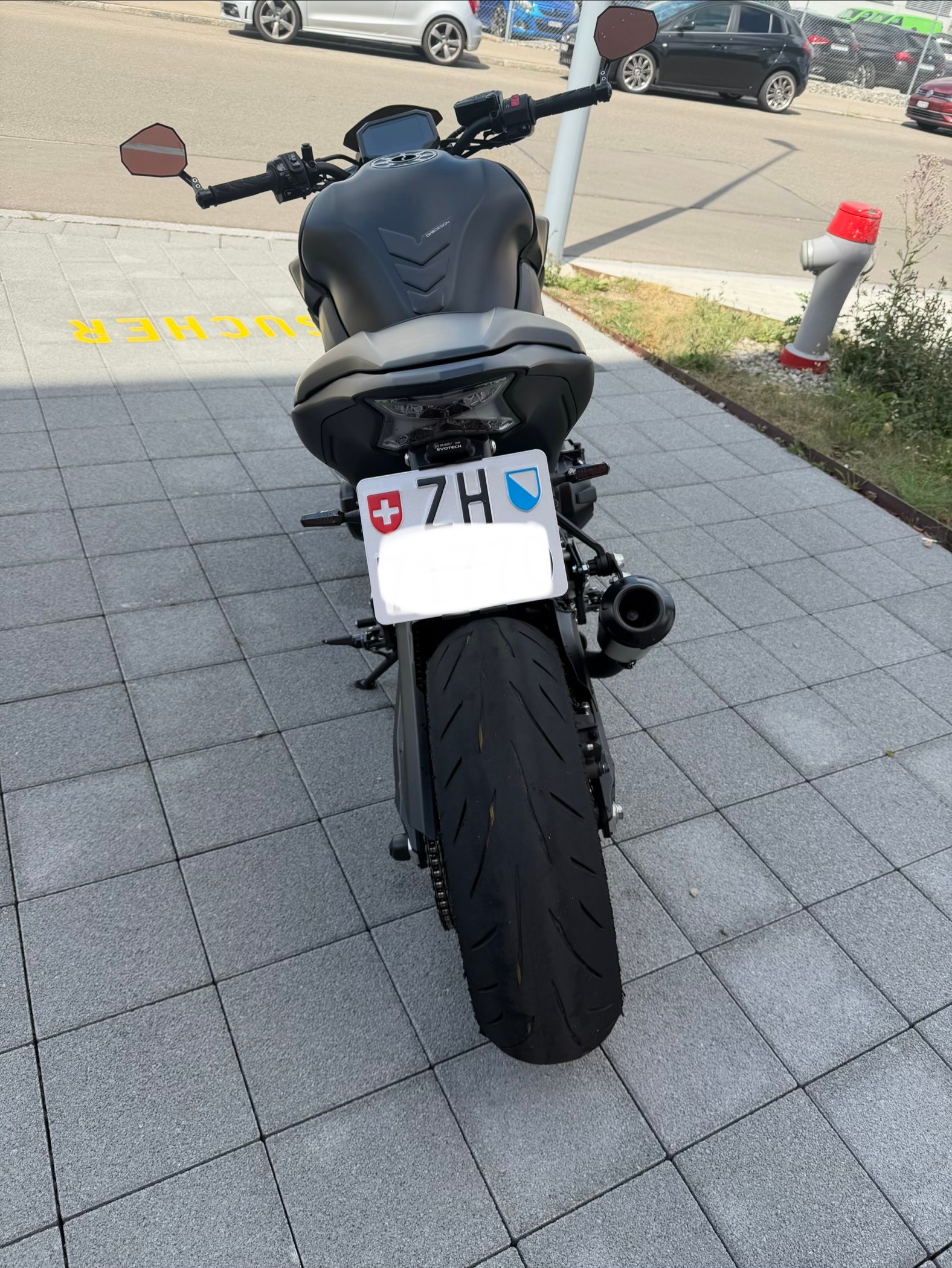 KAWASAKI Z 900 (70kW) Black Edition 2023 | Frisch ab Service | Top Zubehör-image-3
