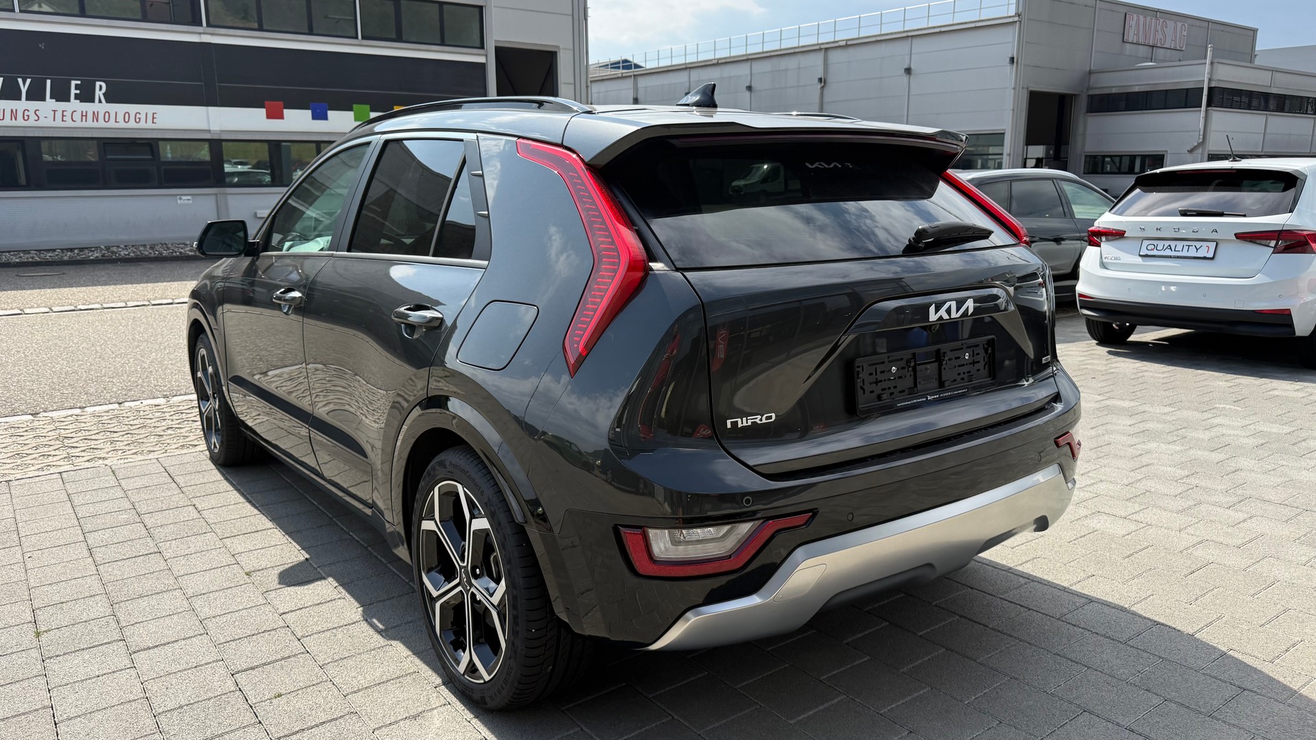 KIA Niro 1.6GDi Hybrid DCT Style-image-13