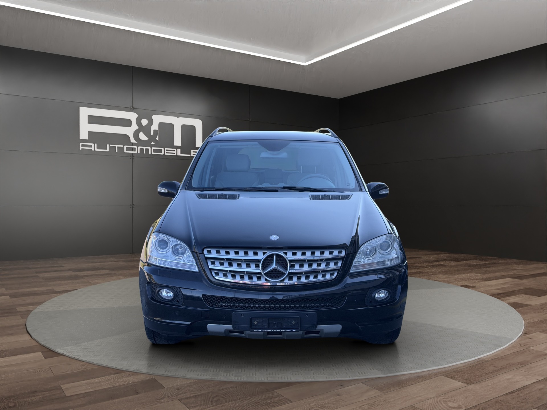 MERCEDES-BENZ ML 320 CDI 4Matic 7G-Tronic-showroom-element-1