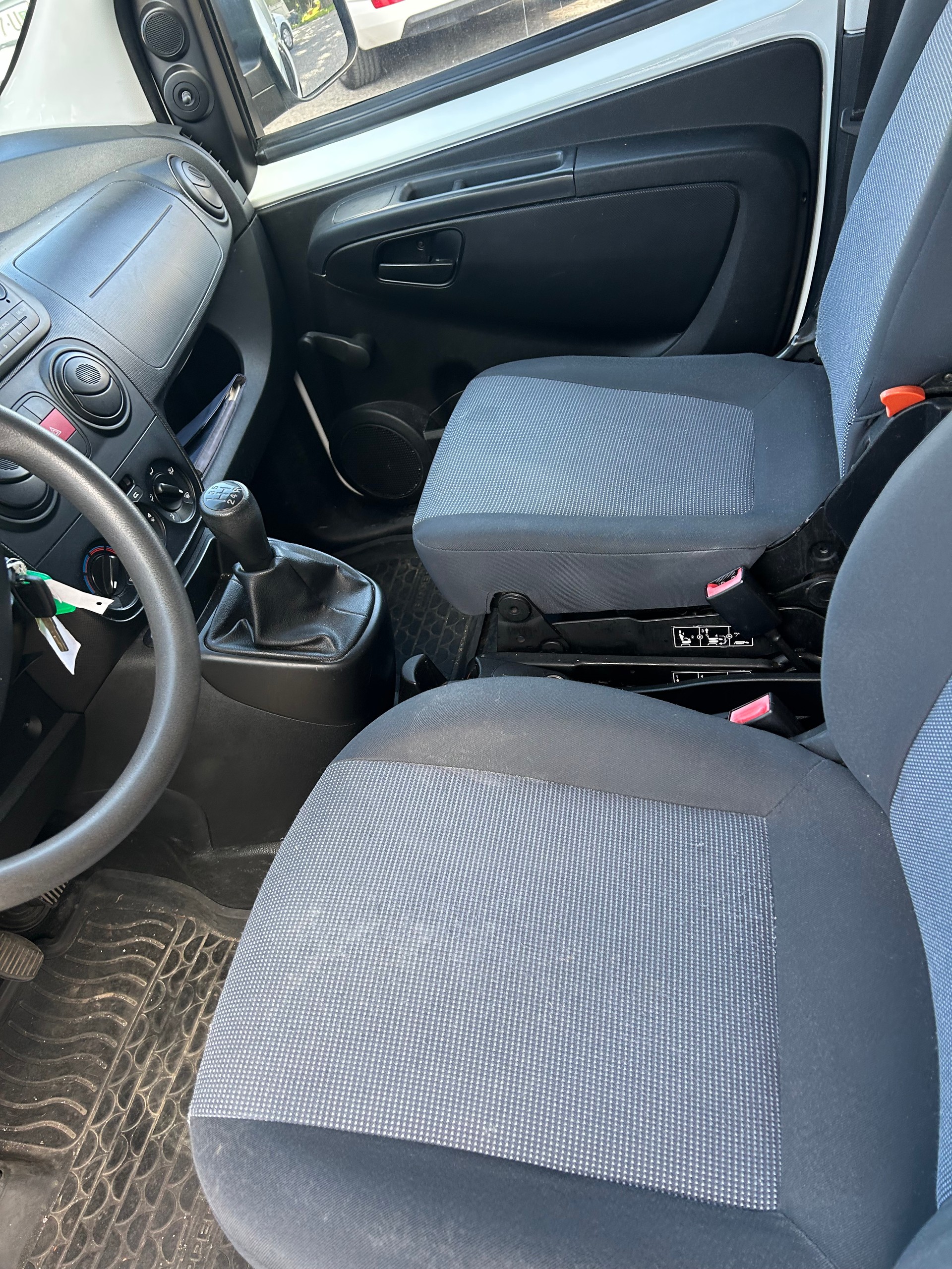 PEUGEOT BIPPER-image-13