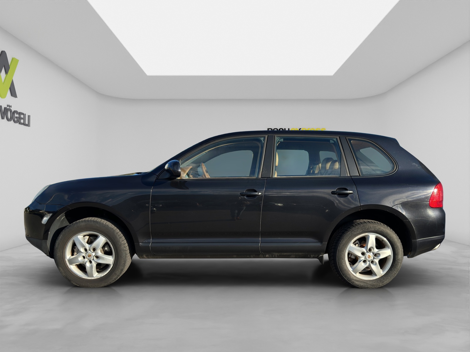 PORSCHE Cayenne S-showroom-element-2