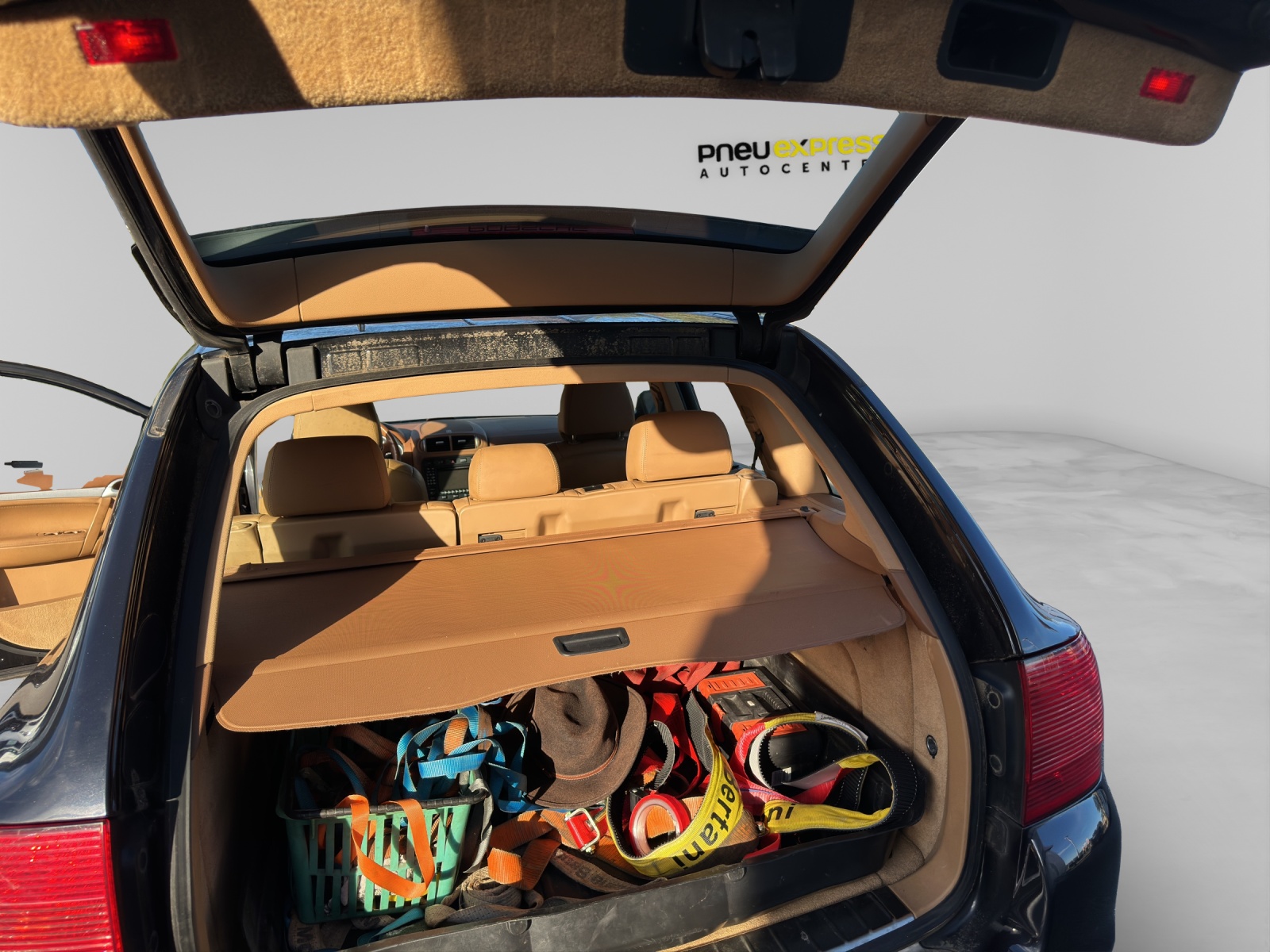 PORSCHE Cayenne S-image-18