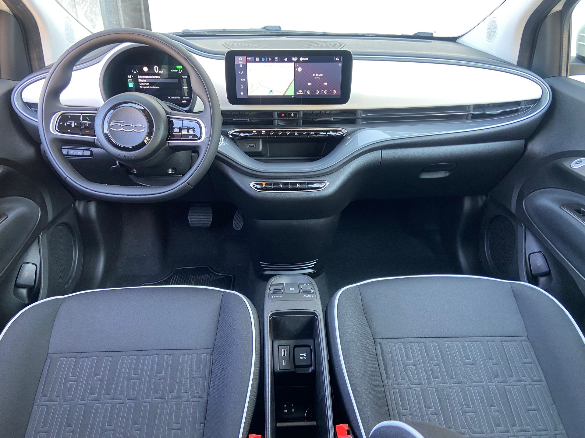 FIAT 500 electric 118PS Vita-showroom-element-2