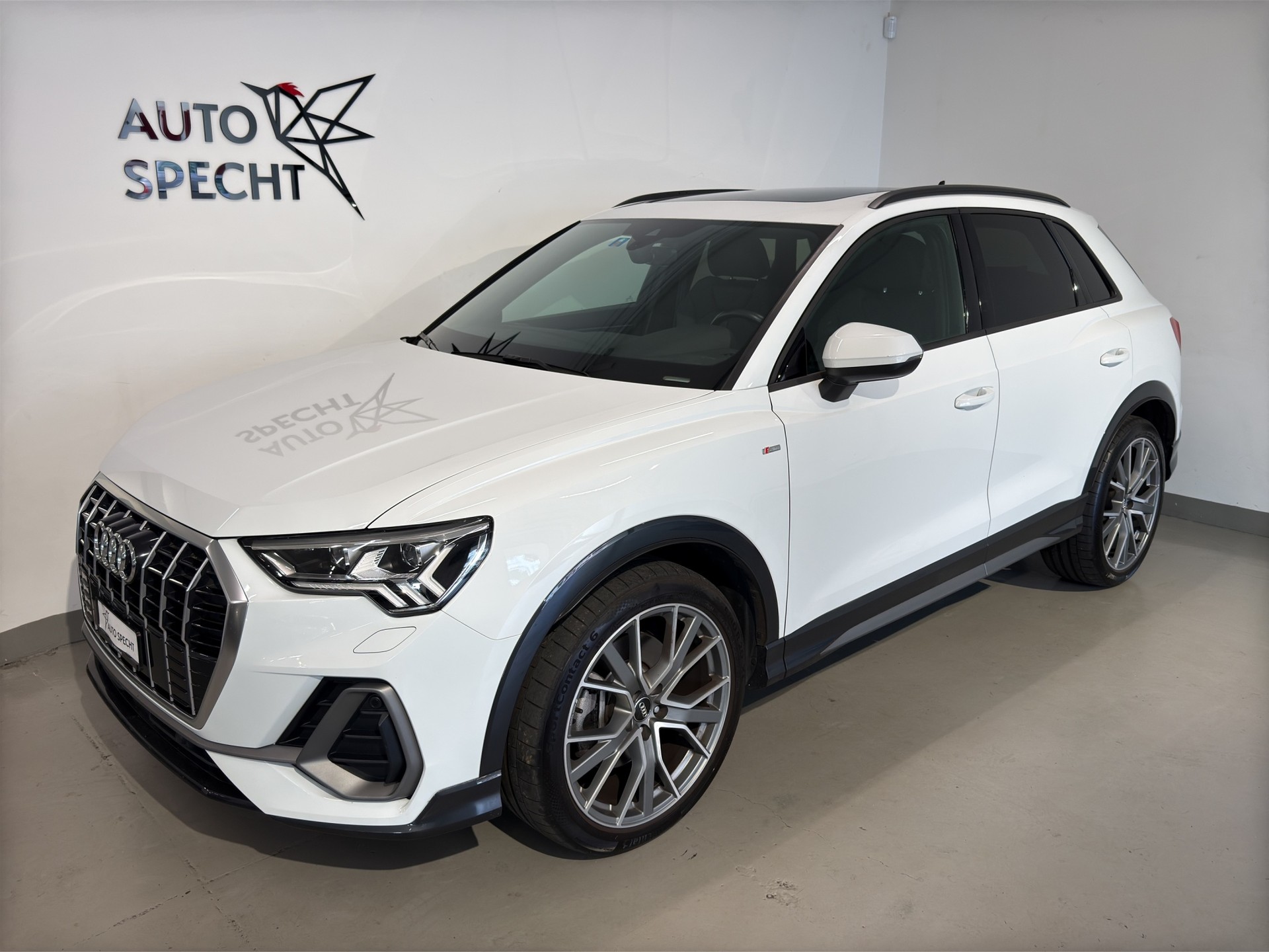 AUDI Q3 45 TFSI S line quattro S-tronic-showroom-element-1
