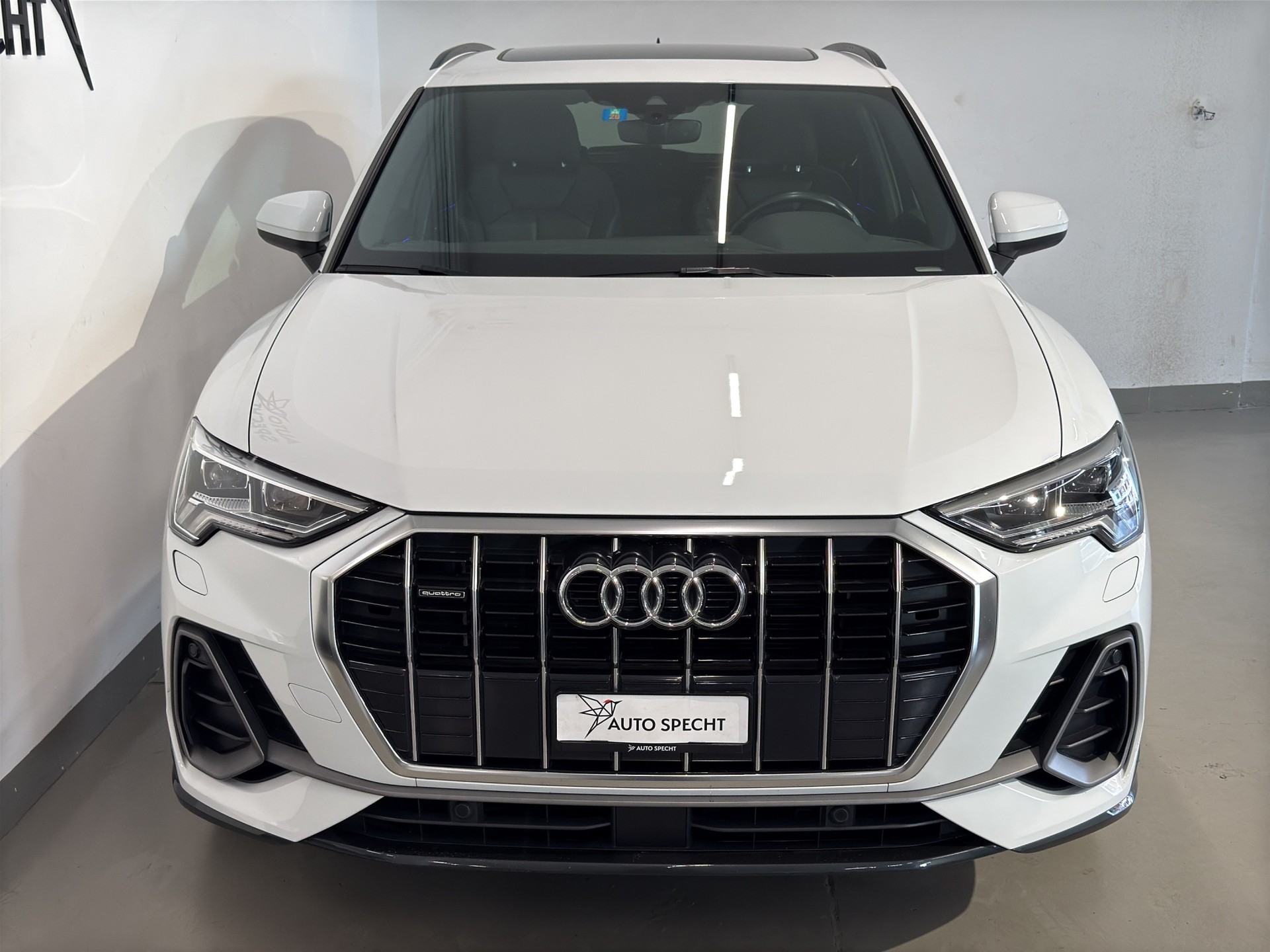 AUDI Q3 45 TFSI S line quattro S-tronic-showroom-element-2