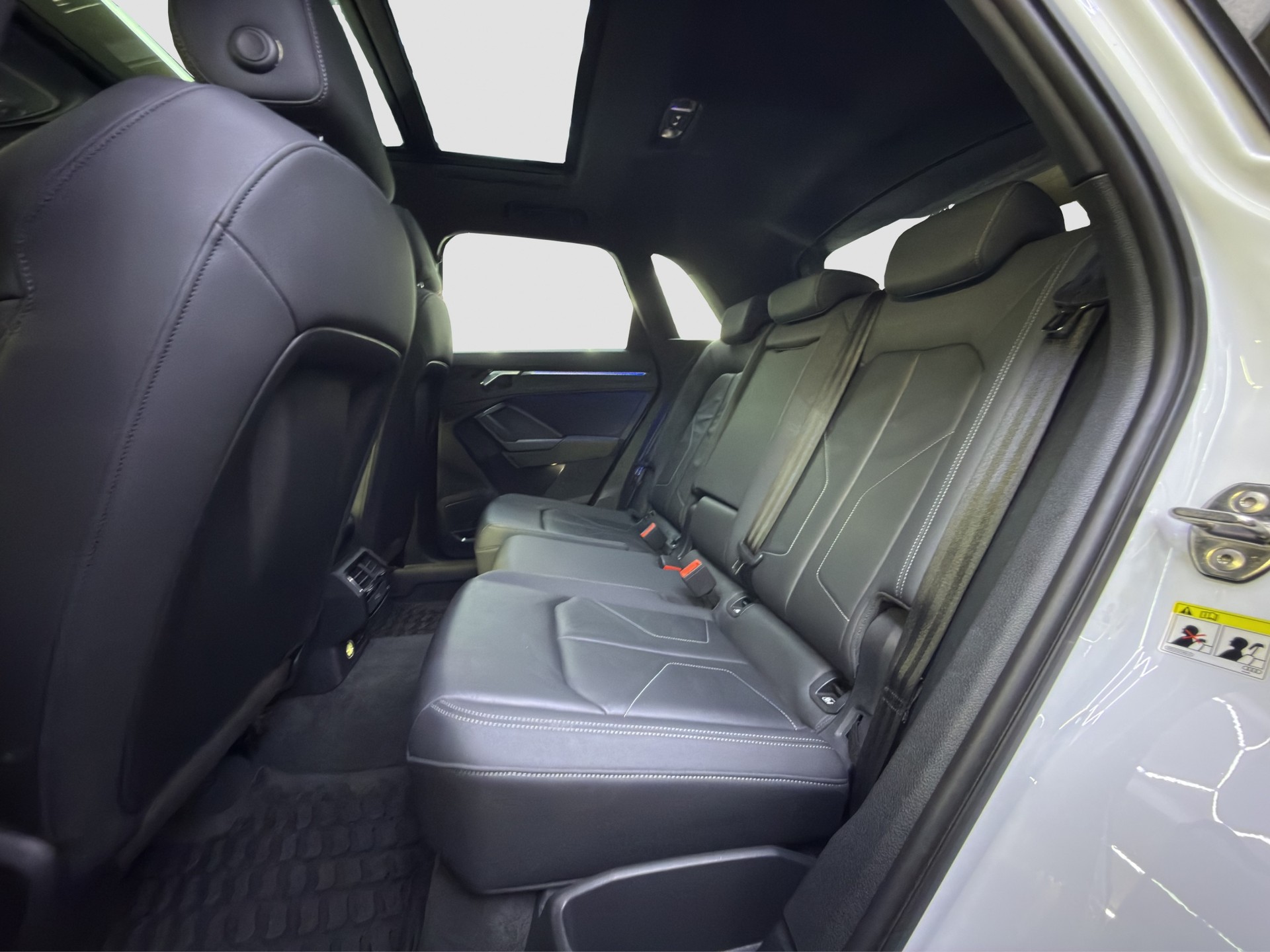 AUDI Q3 45 TFSI S line quattro S-tronic-image-12