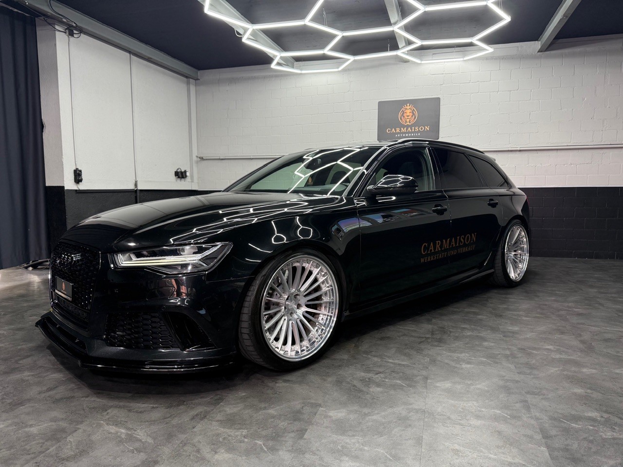 AUDI RS6 Avant 4.0 TFSI V8 quattro | CH-Auto | Milltek Auspuff | Carbon | Luftfahrwerk | Head-Up Display | Panoramadach | Bose-showroom-element-2