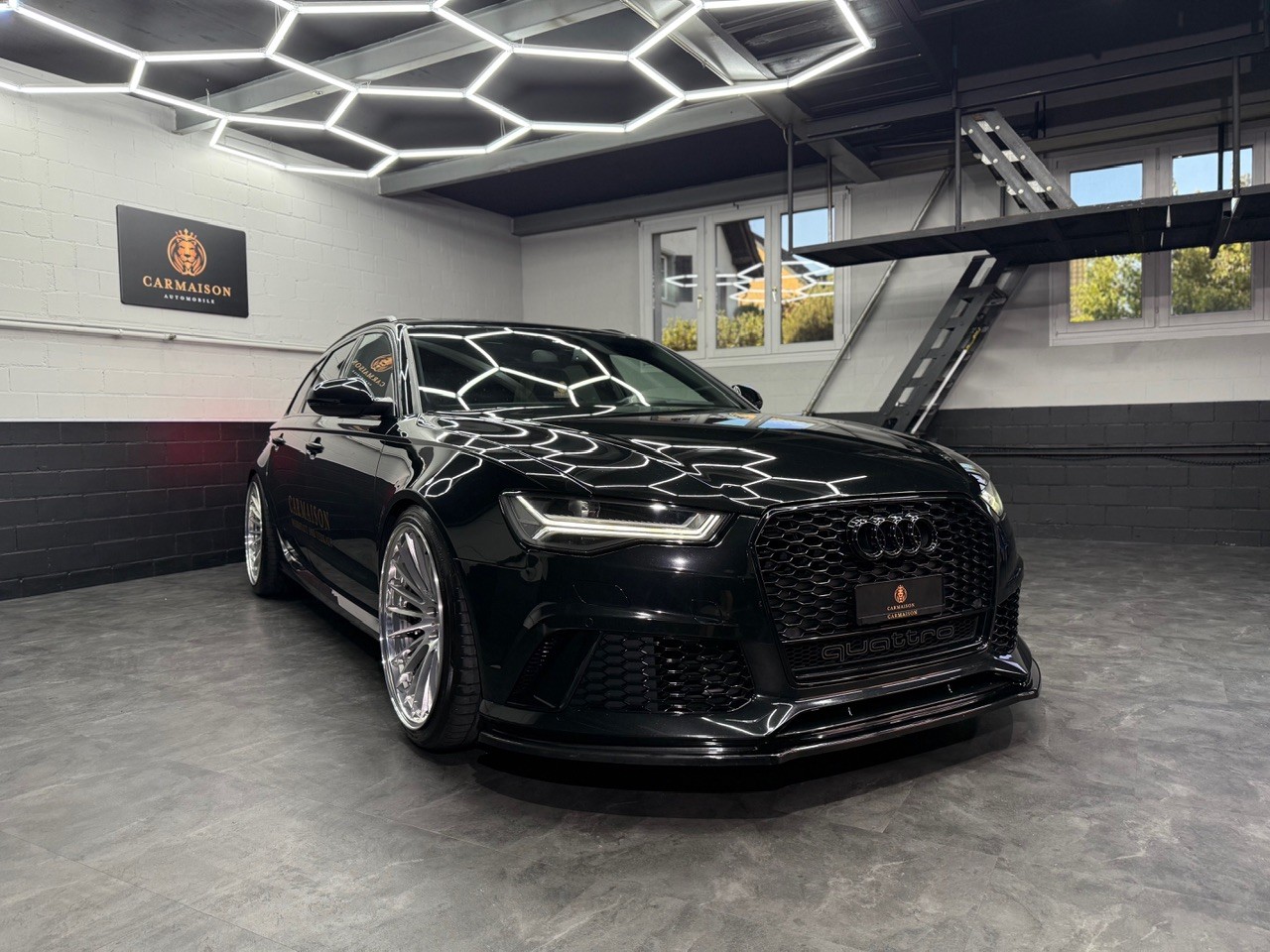 AUDI RS6 Avant 4.0 TFSI V8 quattro | CH-Auto | Milltek Auspuff | Carbon | Luftfahrwerk | Head-Up Display | Panoramadach | Bose
