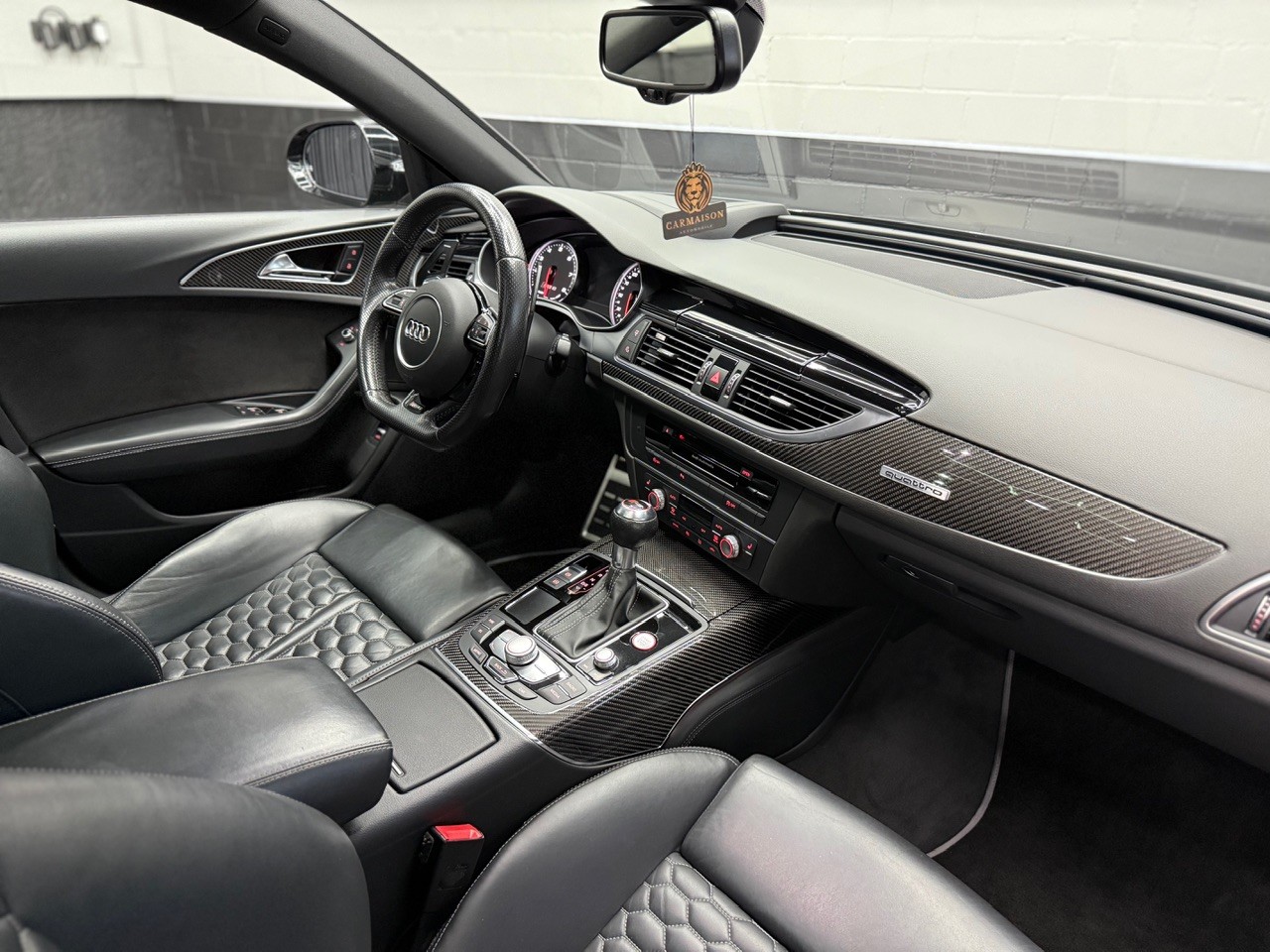 AUDI RS6 Avant 4.0 TFSI V8 quattro | CH-Auto | Milltek Auspuff | Carbon | Luftfahrwerk | Head-Up Display | Panoramadach | Bose-image-25