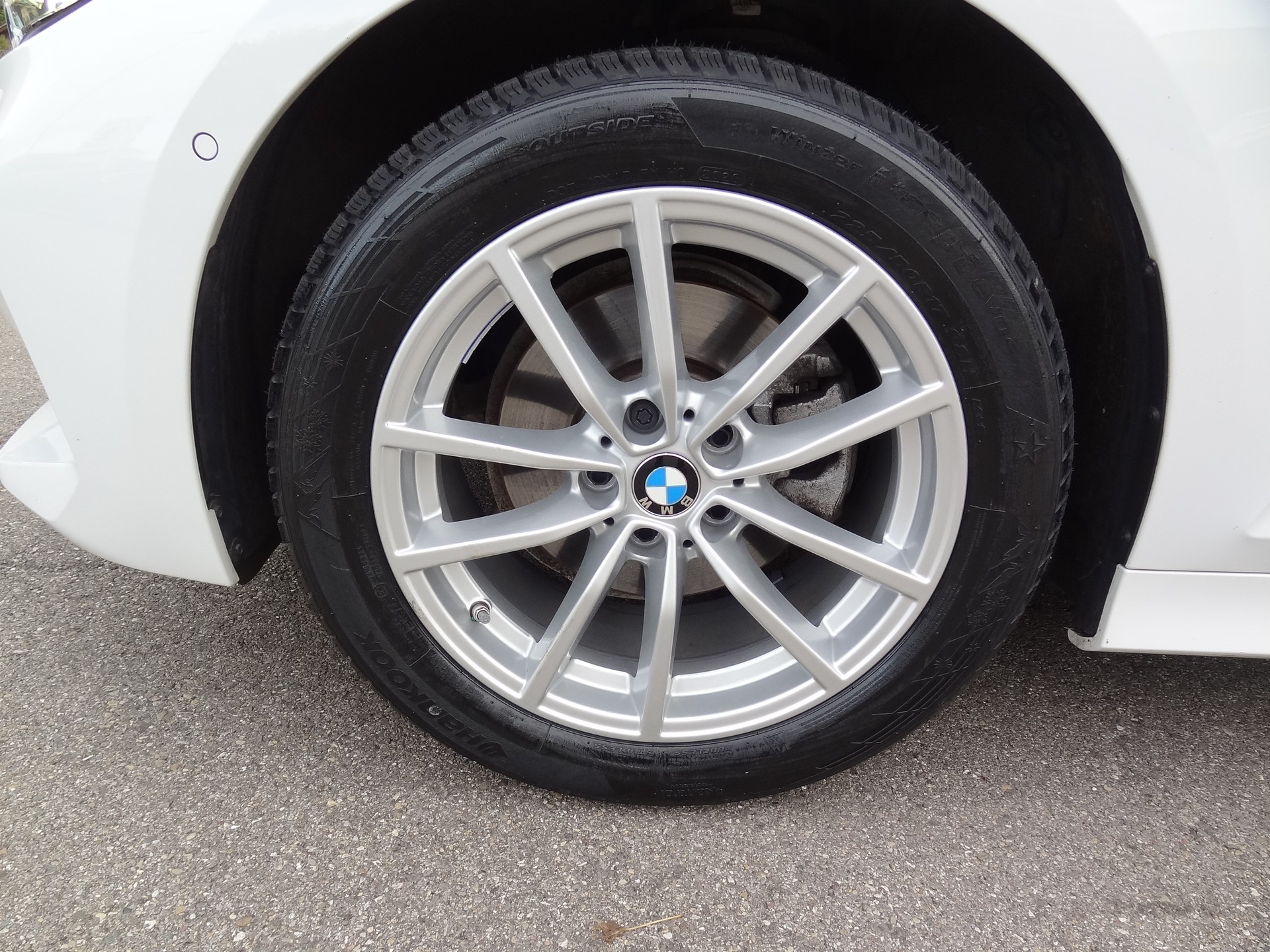 BMW 320d xDrive 48V Touring Steptronic-showroom-element-3