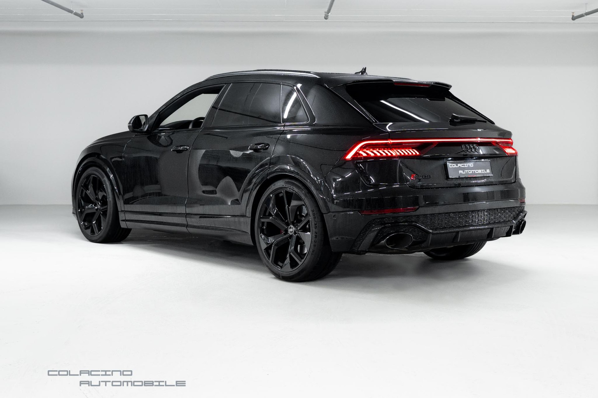 AUDI RSQ8 quattro tiptronic-showroom-element-3