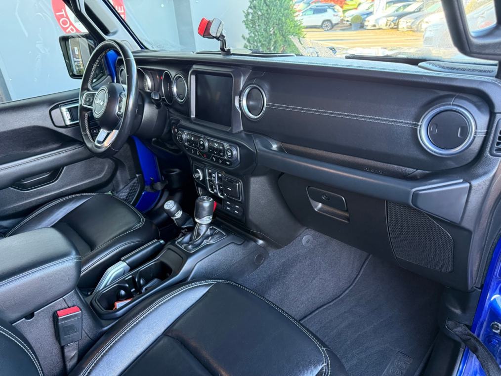 JEEP Wrangler 2.0 Overland Automatic-image-7