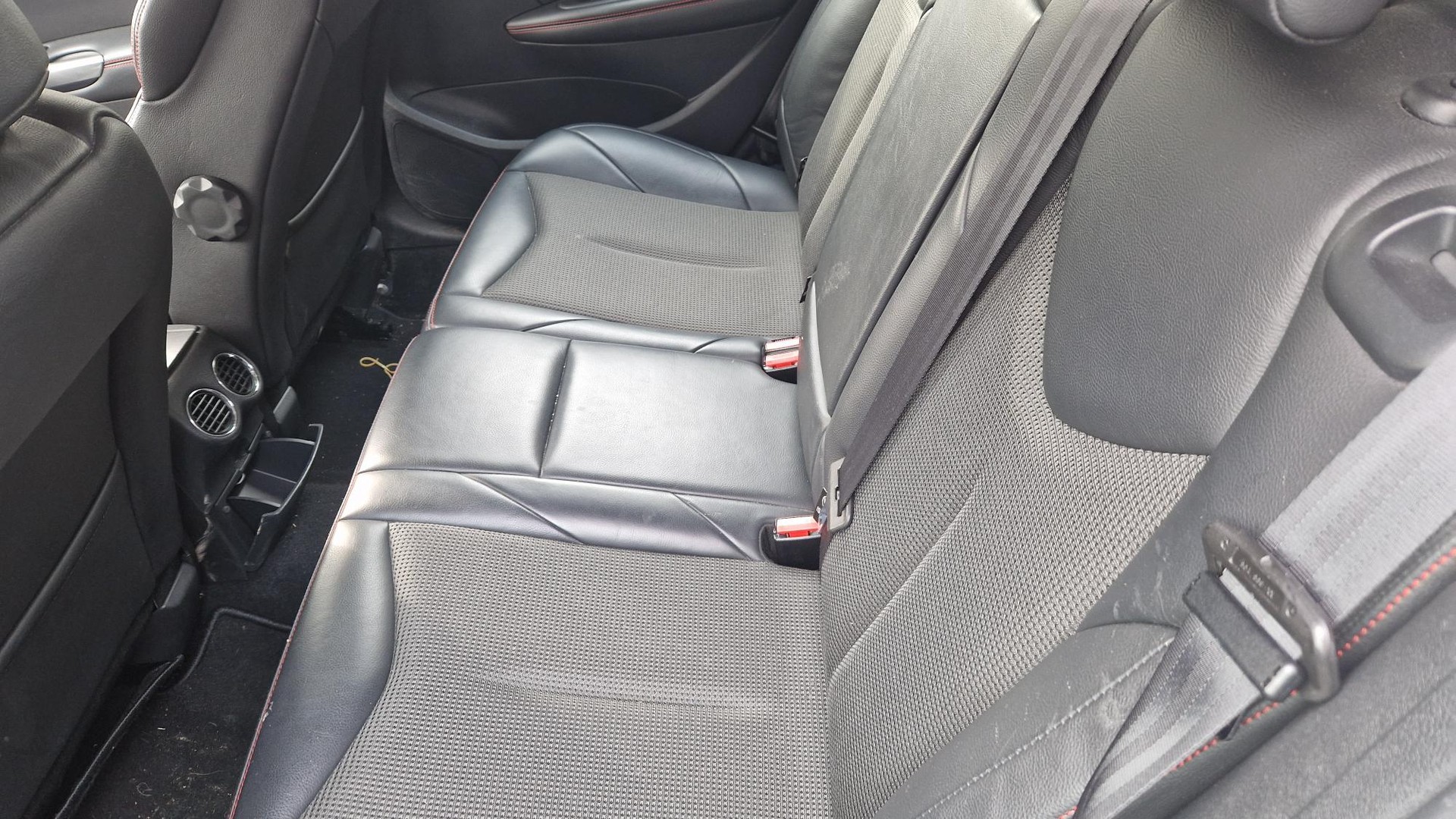PEUGEOT 308 1.6 16V T GTi-image-13
