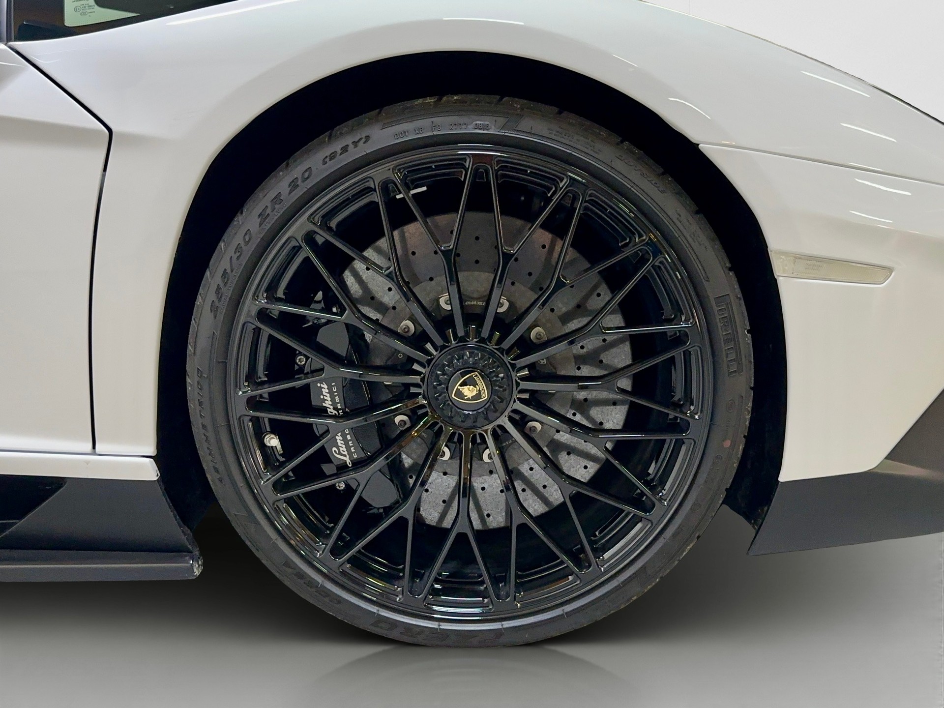 LAMBORGHINI Aventador LP750-4 Superveloce Roadster E-Gear-image-8