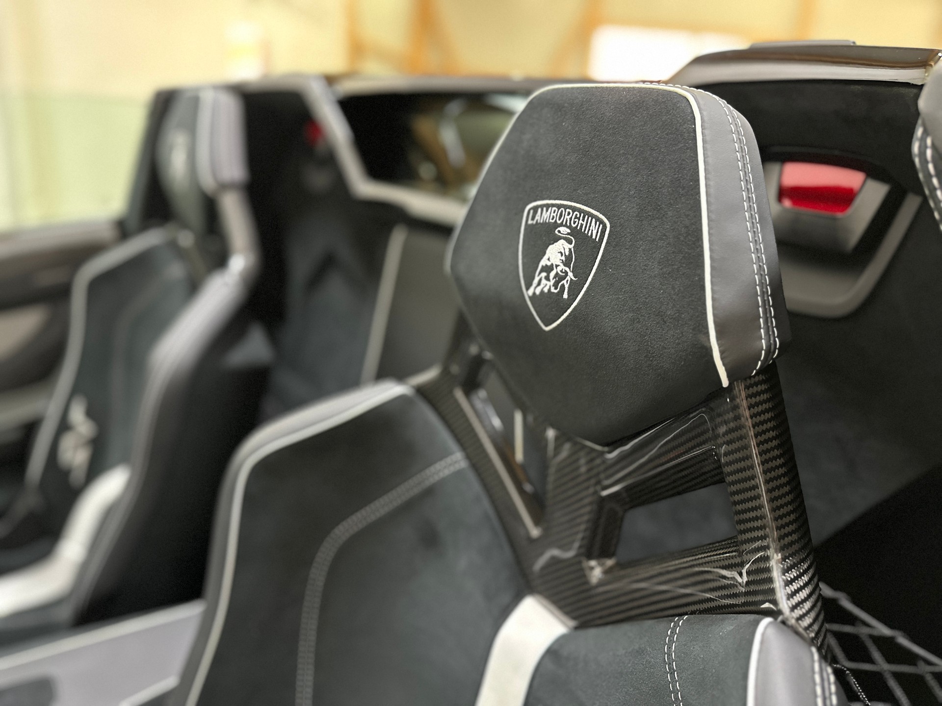 LAMBORGHINI Aventador LP750-4 Superveloce Roadster E-Gear-image-13