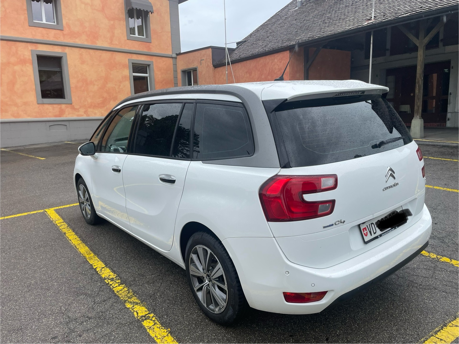 CITROEN C4 GRAND PICASSO 2.0 Blue HD Exclusive Automatic 7 Places-image-5
