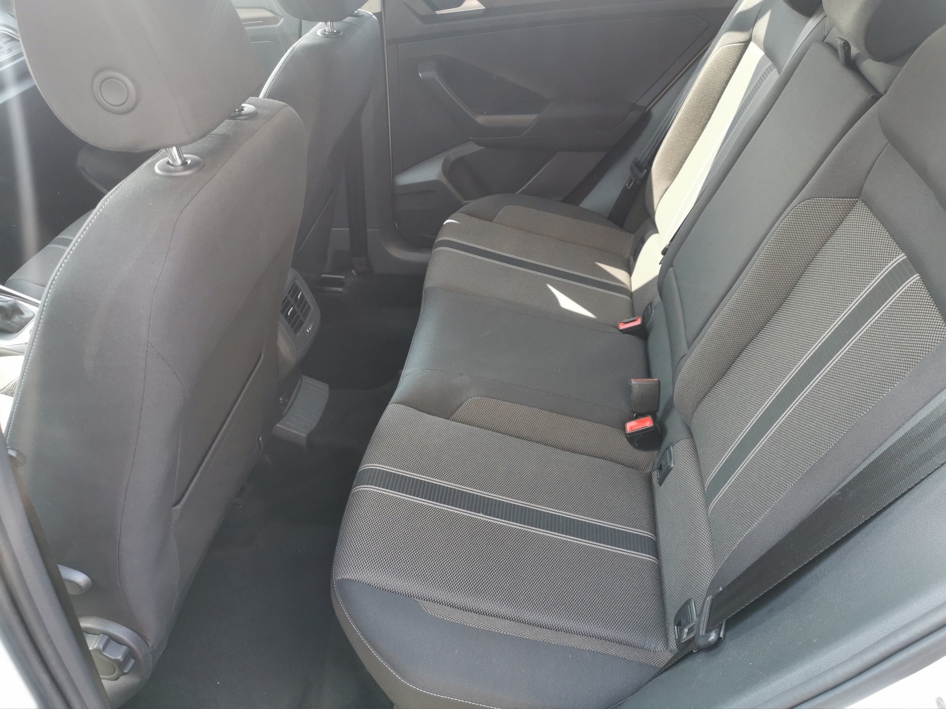 VW T-Roc 2.0 TDI SCR Advance DSG 4Motion-image-8