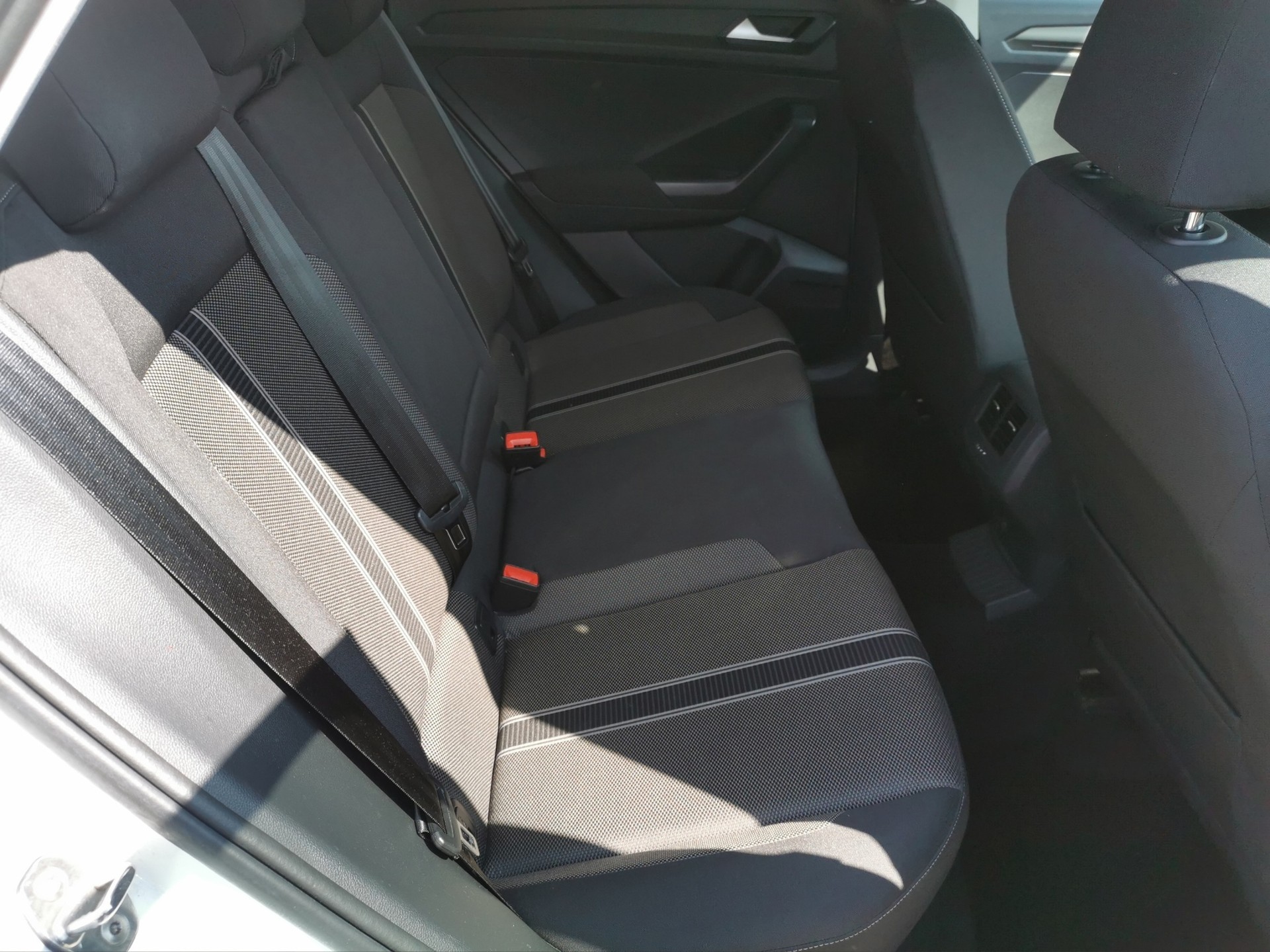 VW T-Roc 2.0 TDI SCR Advance DSG 4Motion-image-10