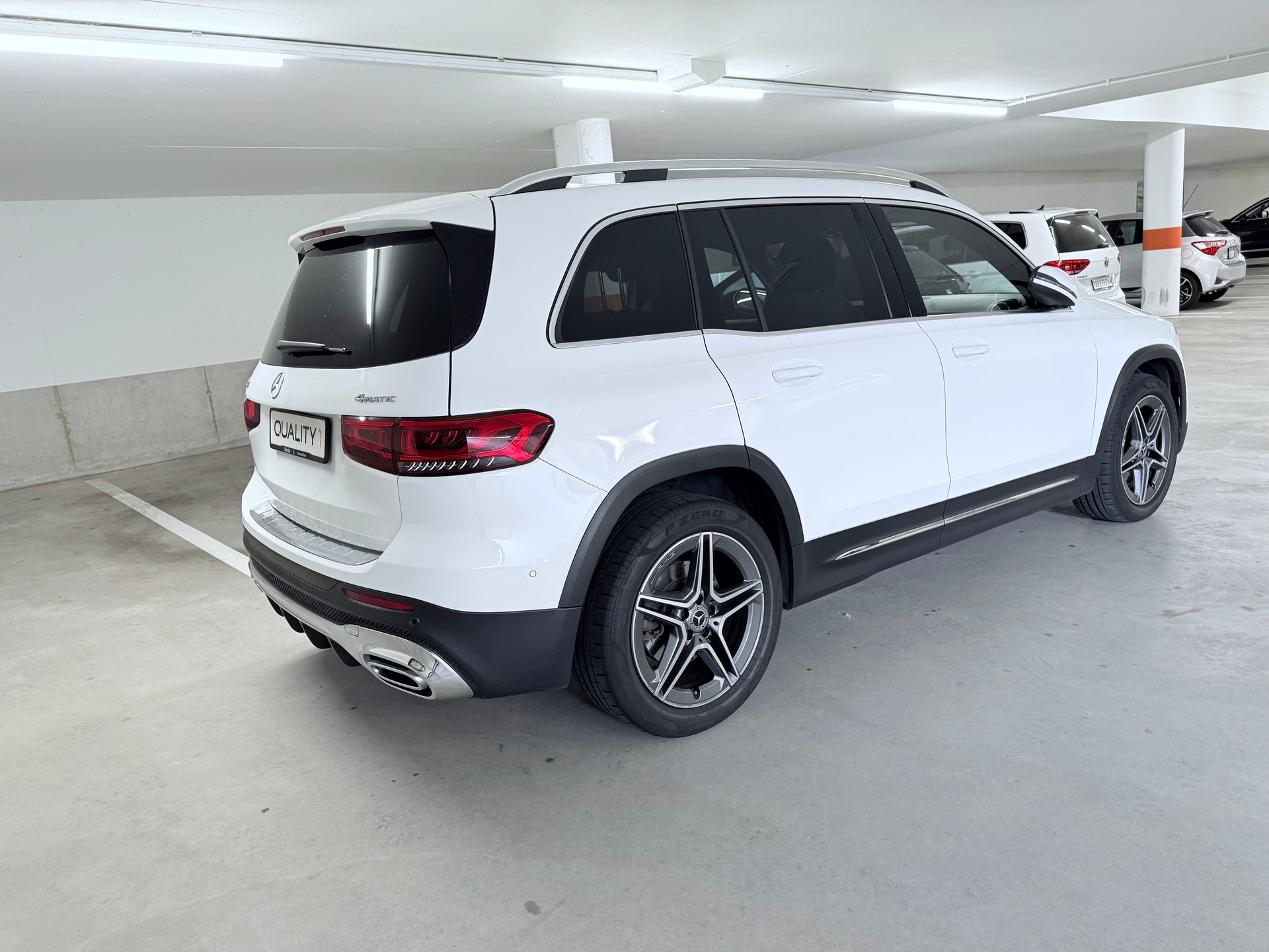 MERCEDES-BENZ GLB 250 4Matic AMG Line 8G-Tronic-image-6