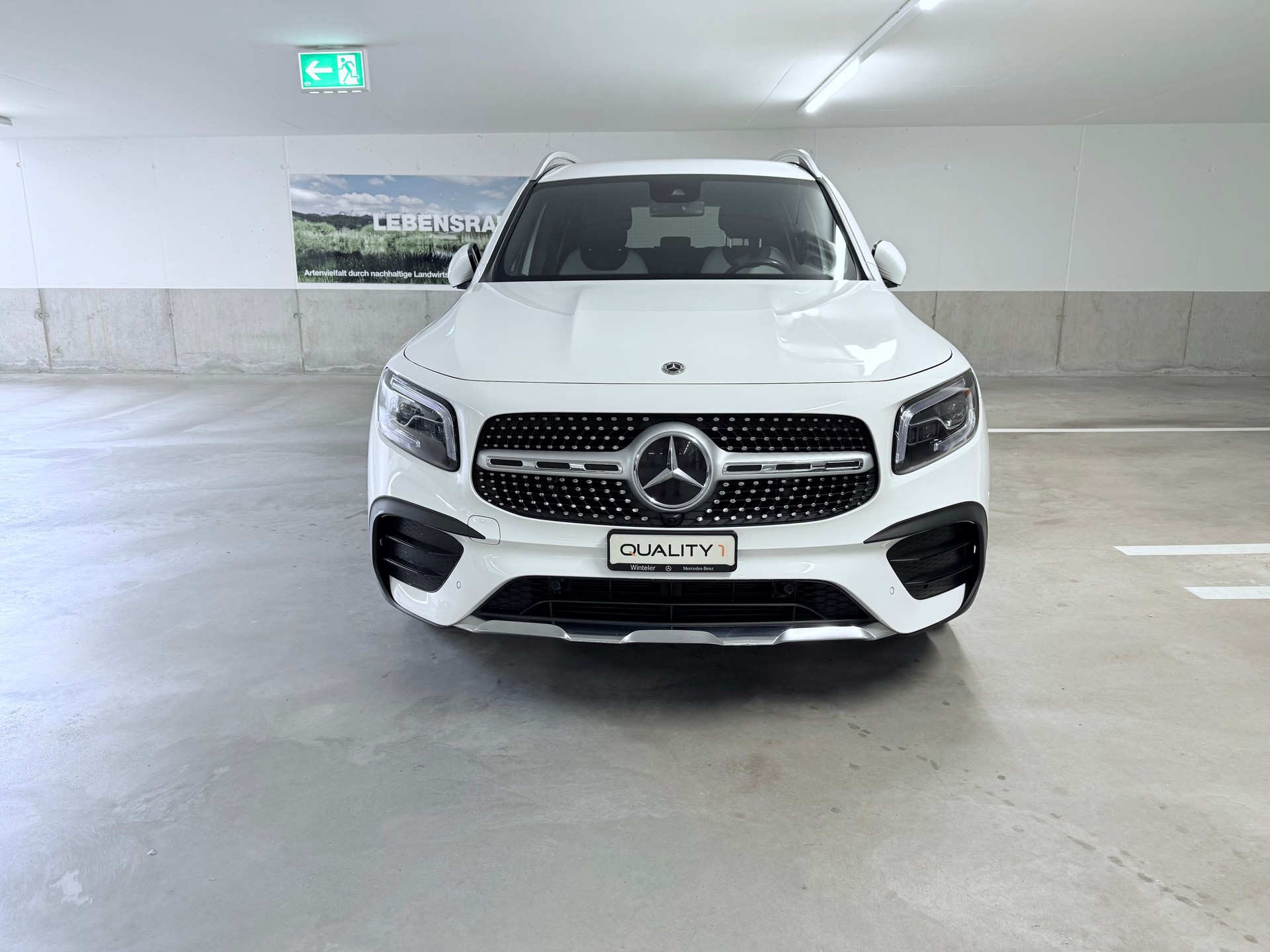 MERCEDES-BENZ GLB 250 4Matic AMG Line 8G-Tronic-image-2