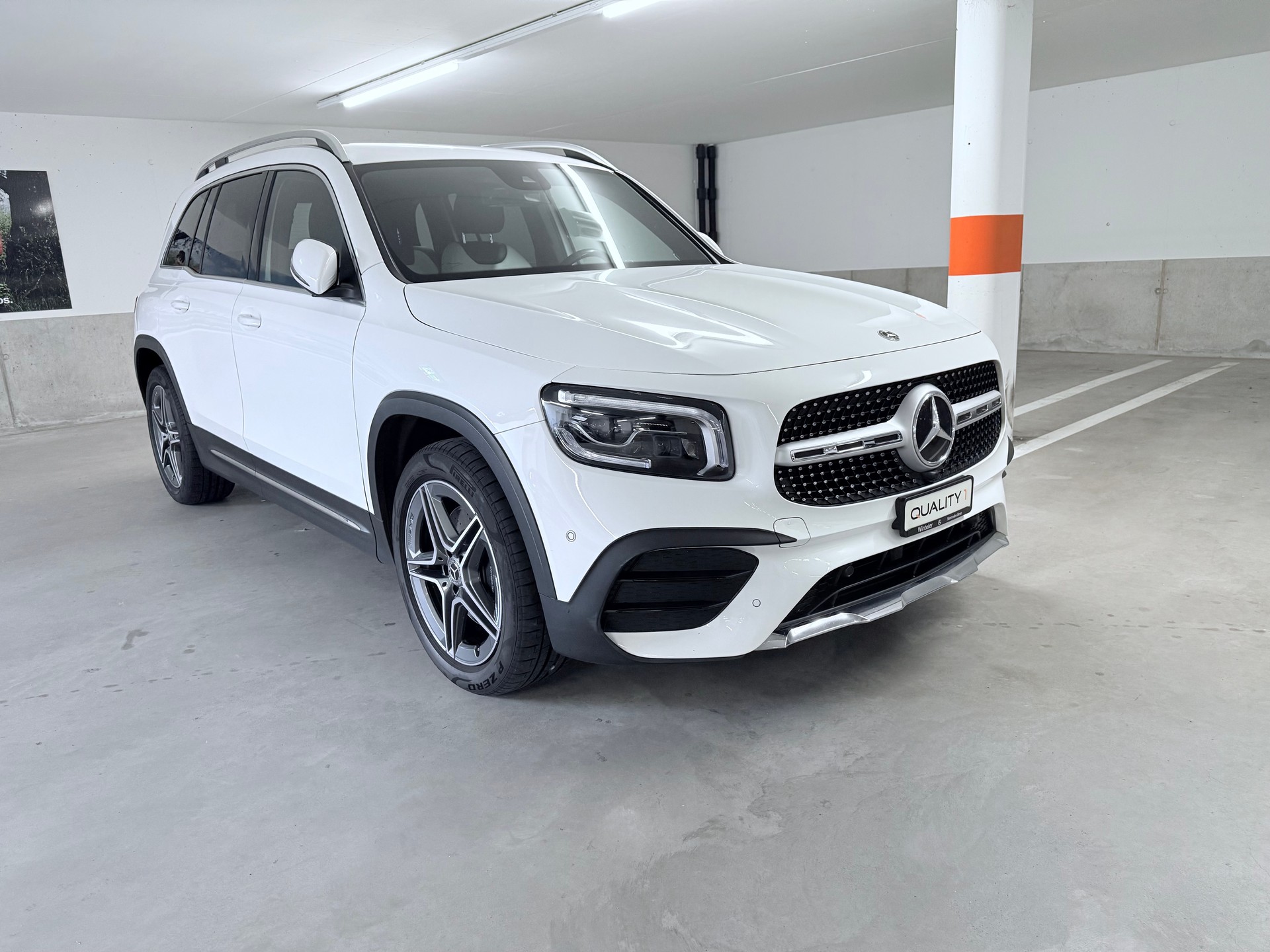 MERCEDES-BENZ GLB 250 4Matic AMG Line 8G-Tronic-image-3