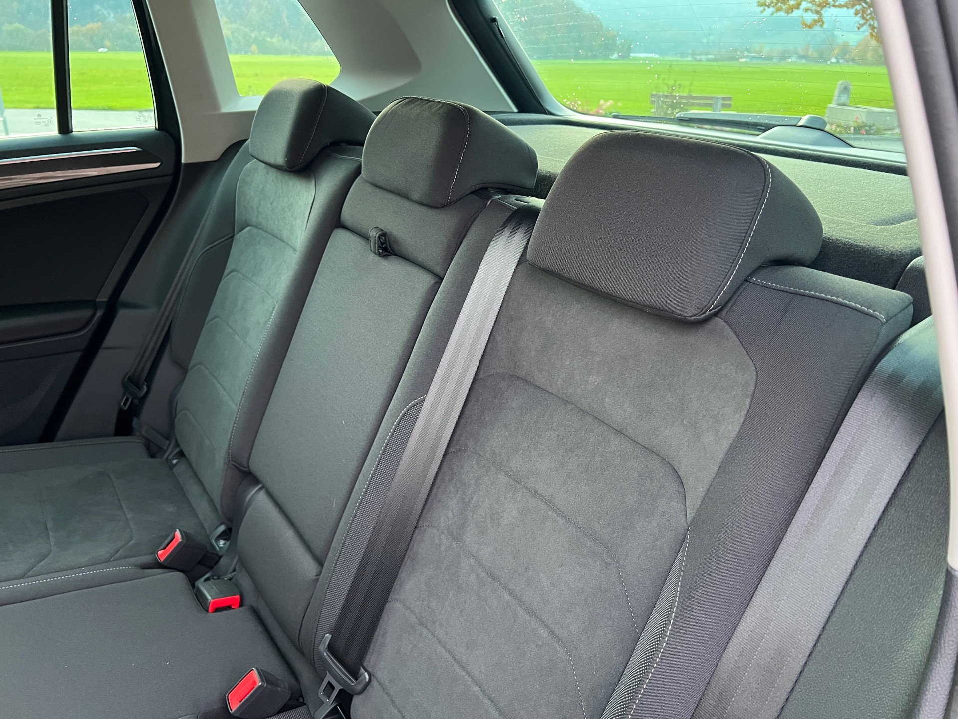 VW Tiguan 2.0 TDI SCR Elegance 4Motion DSG-image-9