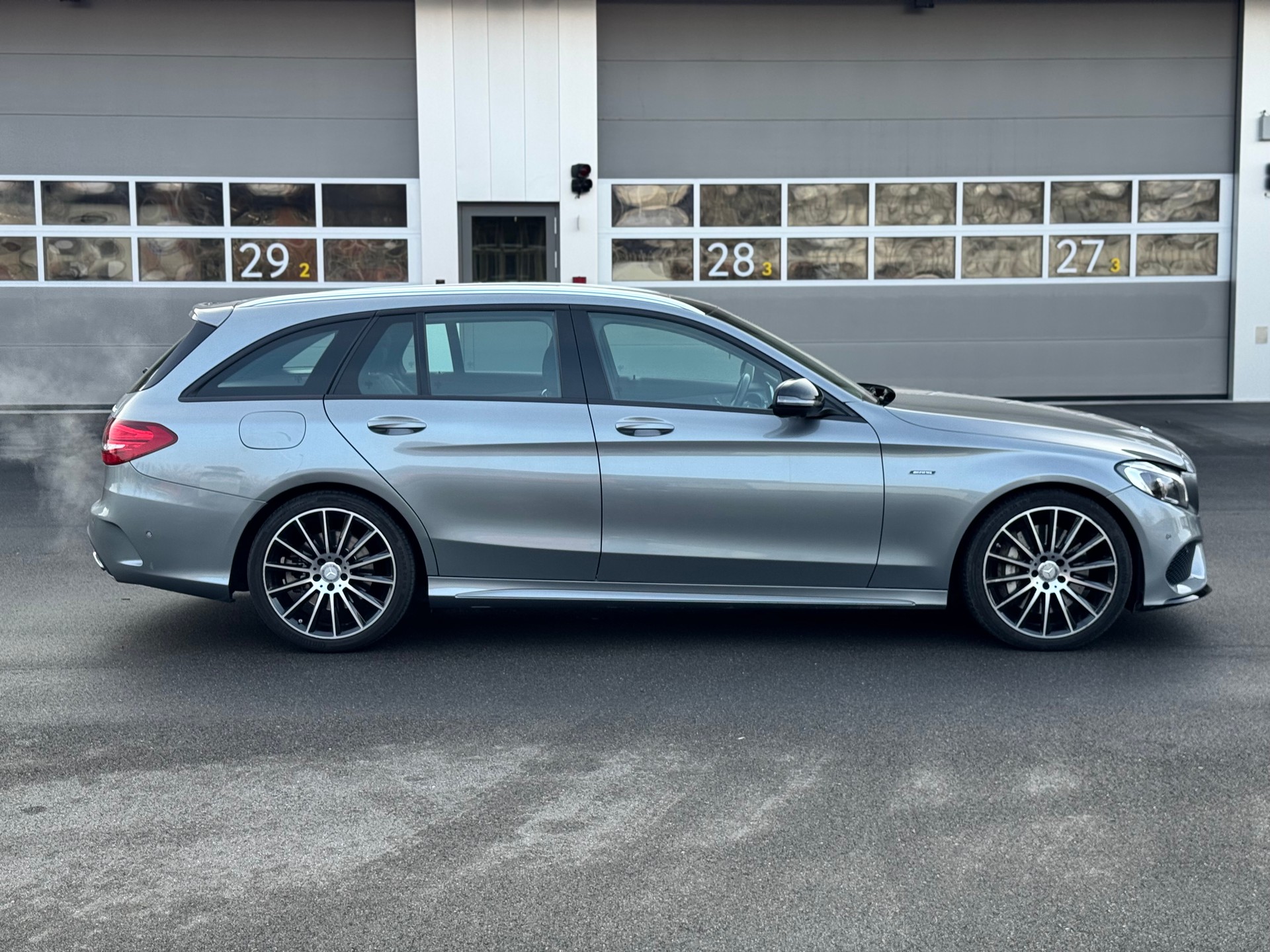MERCEDES-BENZ C 450 AMG 4Matic 7G-Tronic-showroom-element-2