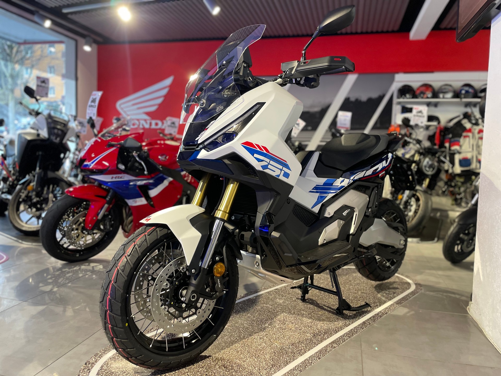 HONDA X-ADV 750-image-0