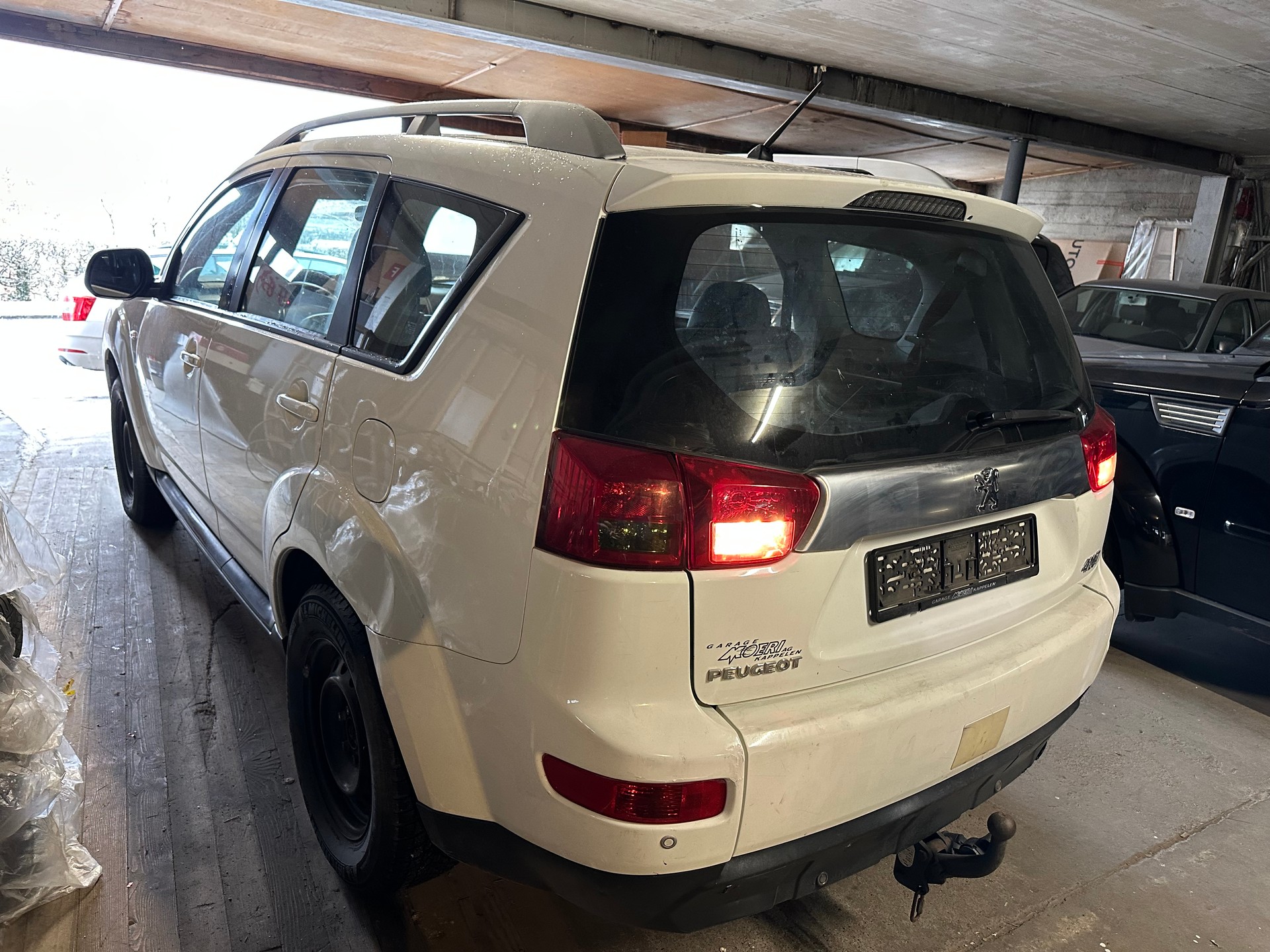 PEUGEOT 4007 2.2 HDi Dynamic-image-4