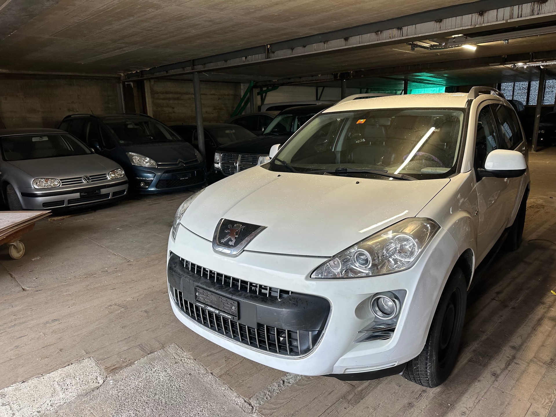 PEUGEOT 4007 2.2 HDi Dynamic-image-1