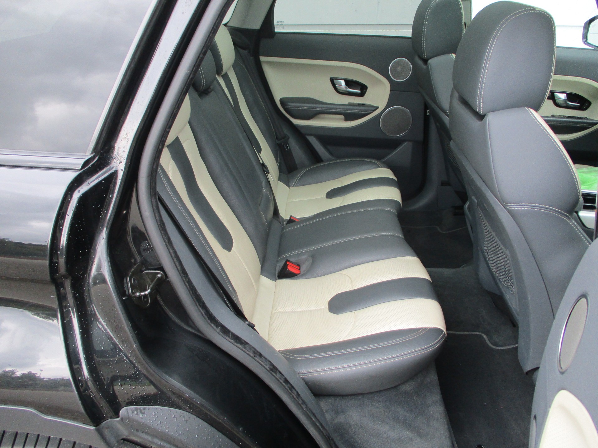 LAND ROVER Range Rover Evoque 2.0 Si4 Dynamic AT9-image-6