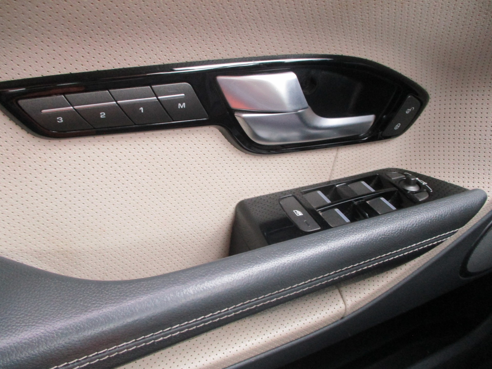LAND ROVER Range Rover Evoque 2.0 Si4 Dynamic AT9-image-13