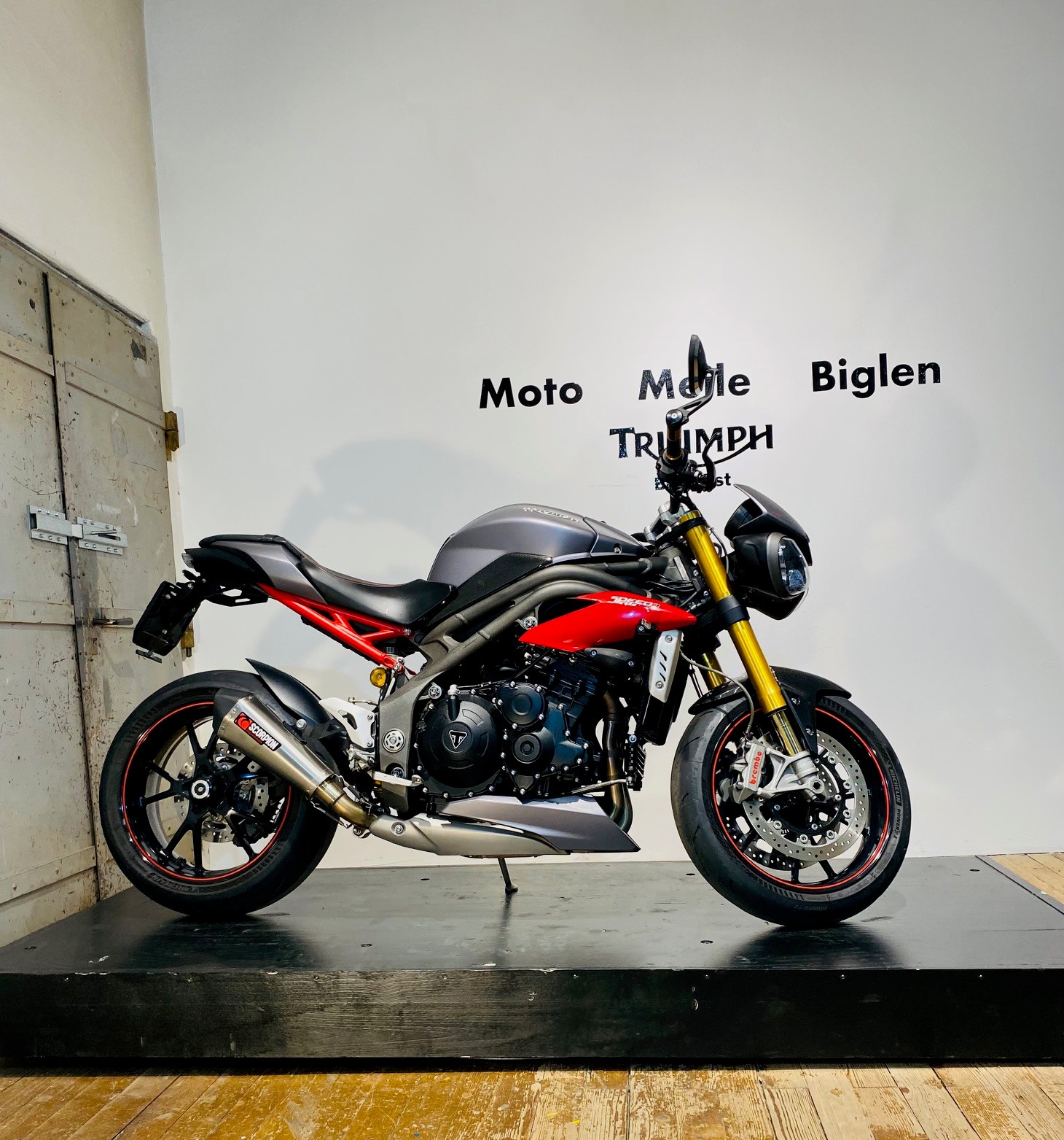 TRIUMPH Speed Triple R 1050 ABS-image-1