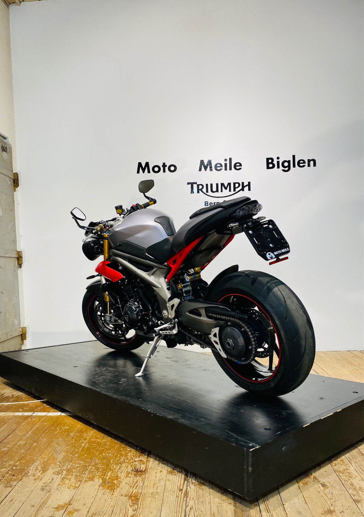 TRIUMPH Speed Triple R 1050 ABS-image-2
