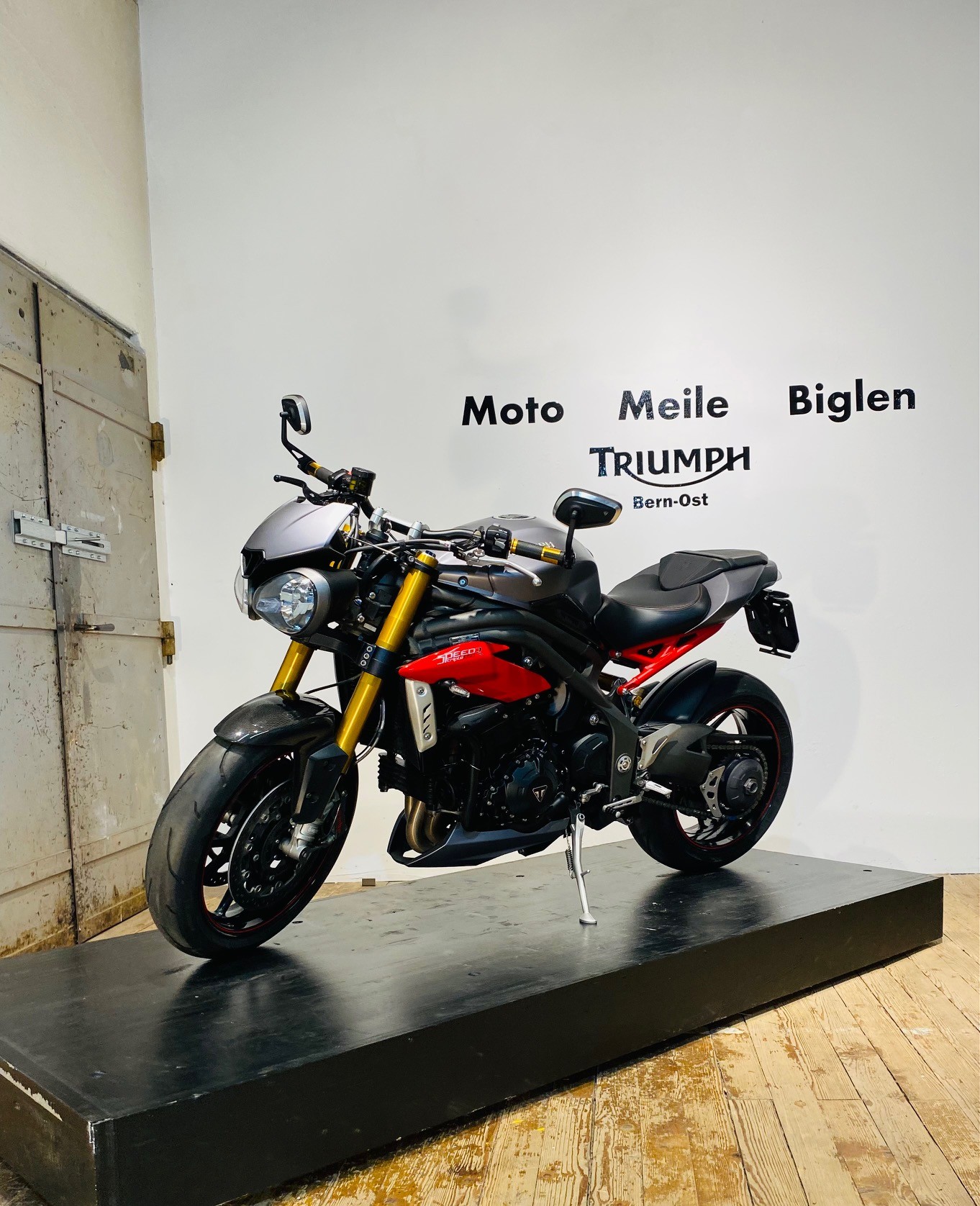 TRIUMPH Speed Triple R 1050 ABS-image-4