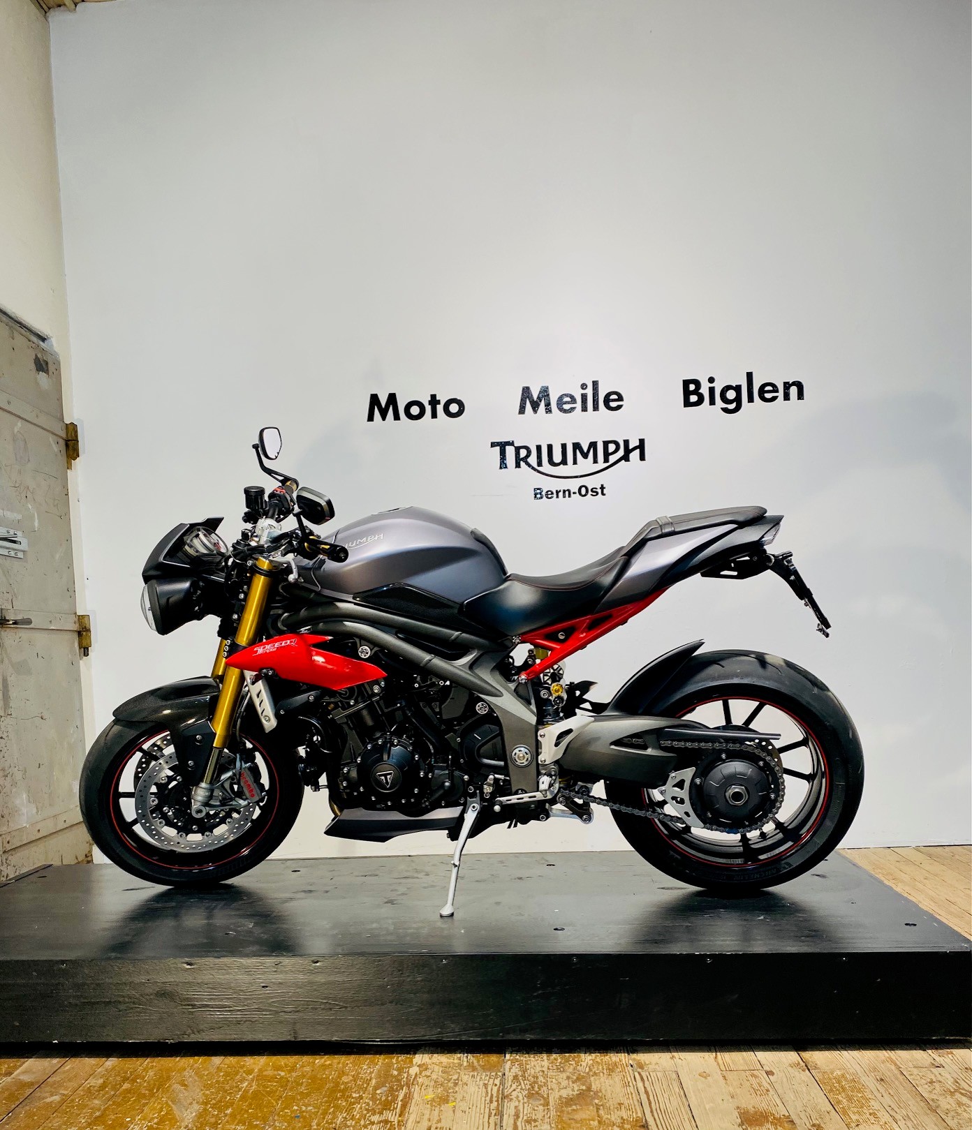 TRIUMPH Speed Triple R 1050 ABS-image-3