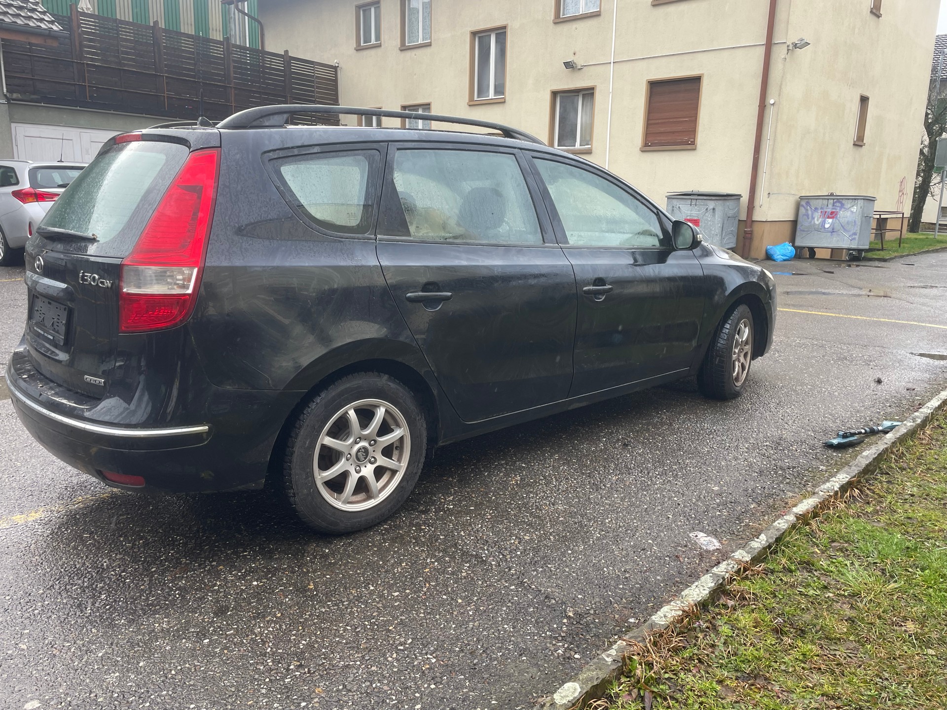 HYUNDAI i30 Wagon 1.6 CRDi Style-image-4