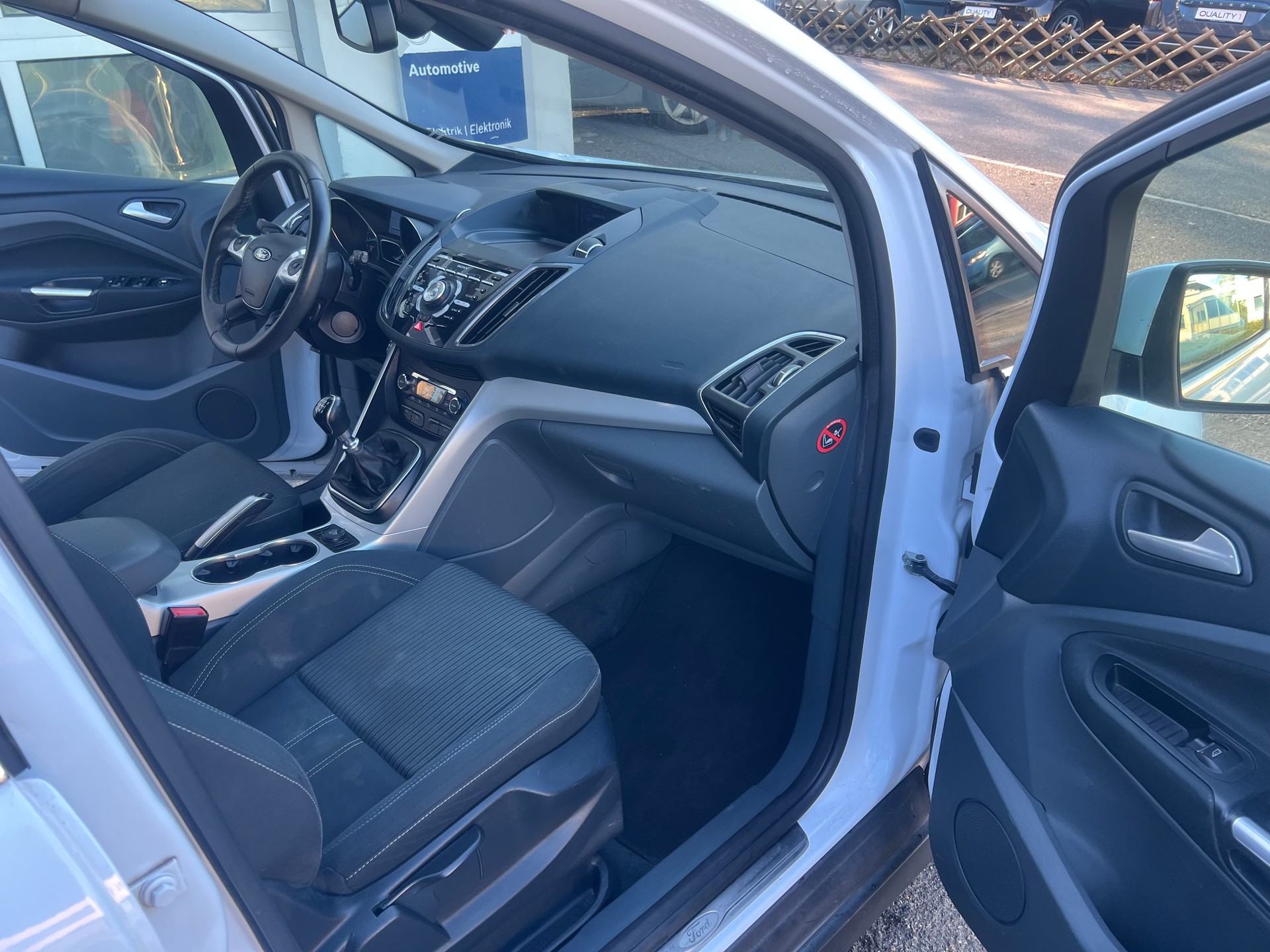 FORD C-Max 1.6 SCTi Titanium-image-7